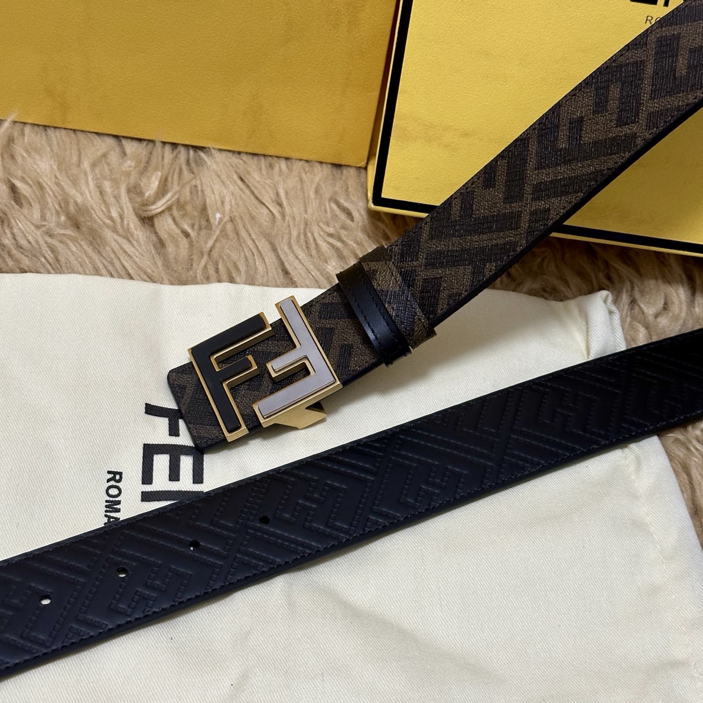 FENDI（芬迪）专柜同款 宽4.0CM 双环正反用腰带 FF按钉搭扣 黑色Cuoio Romano皮革