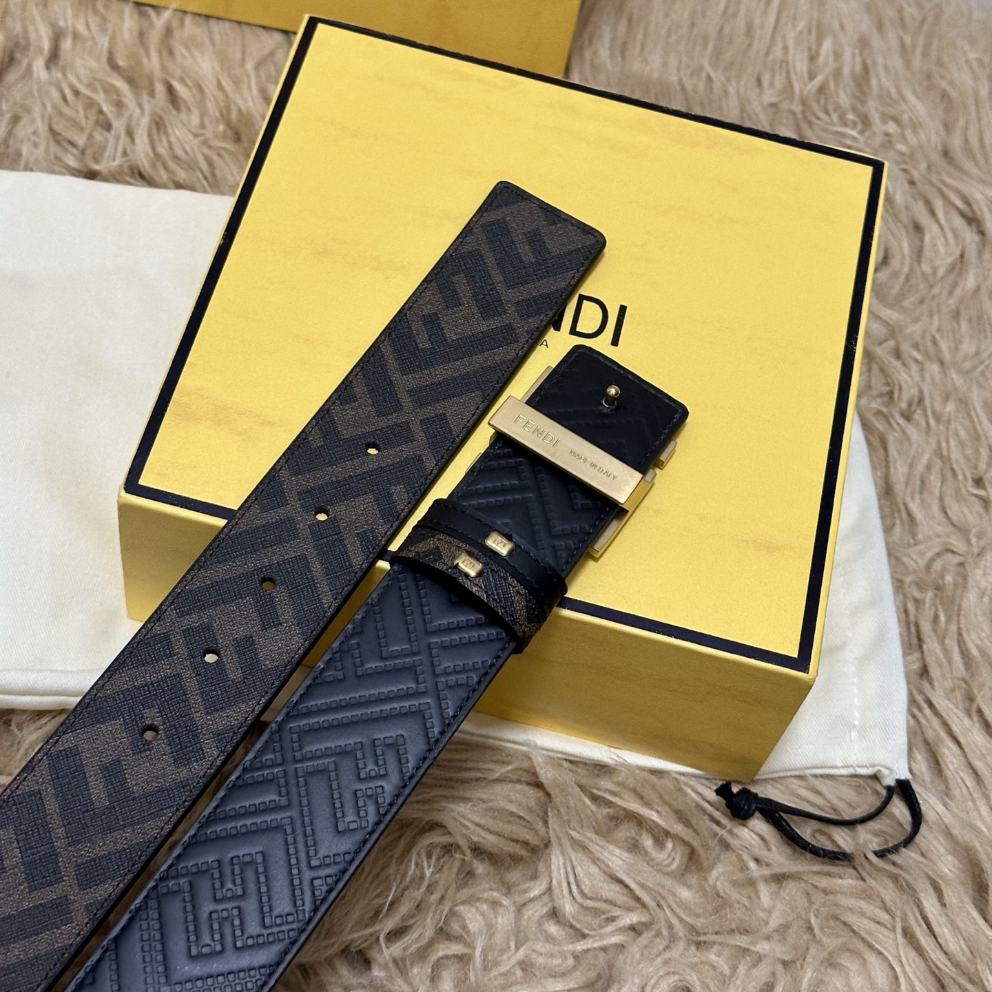 FENDI（芬迪）专柜同款 宽4.0CM 双环正反用腰带 FF按钉搭扣 黑色Cuoio Romano皮革