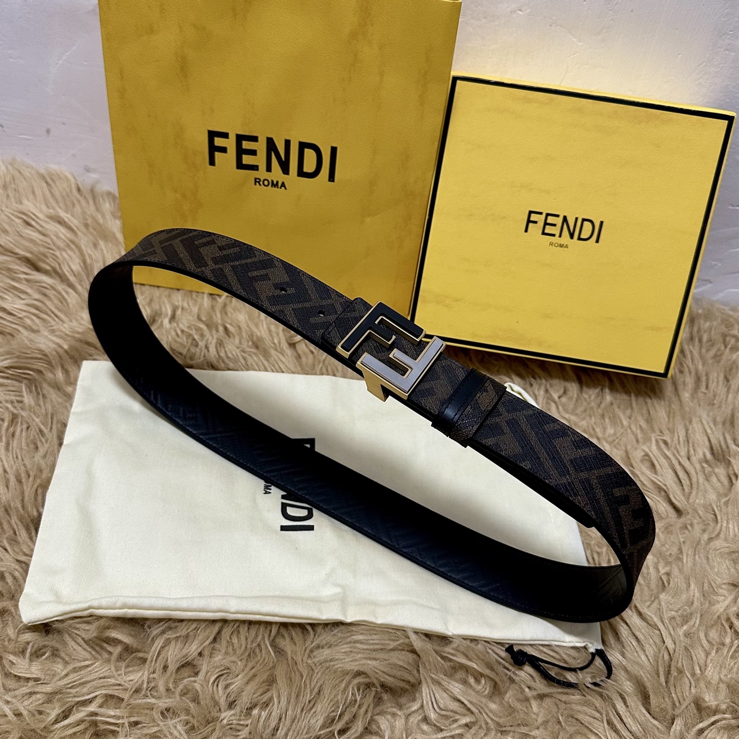 FENDI（芬迪）专柜同款 宽4.0CM 双环正反用腰带 FF按钉搭扣 黑色Cuoio Romano皮革