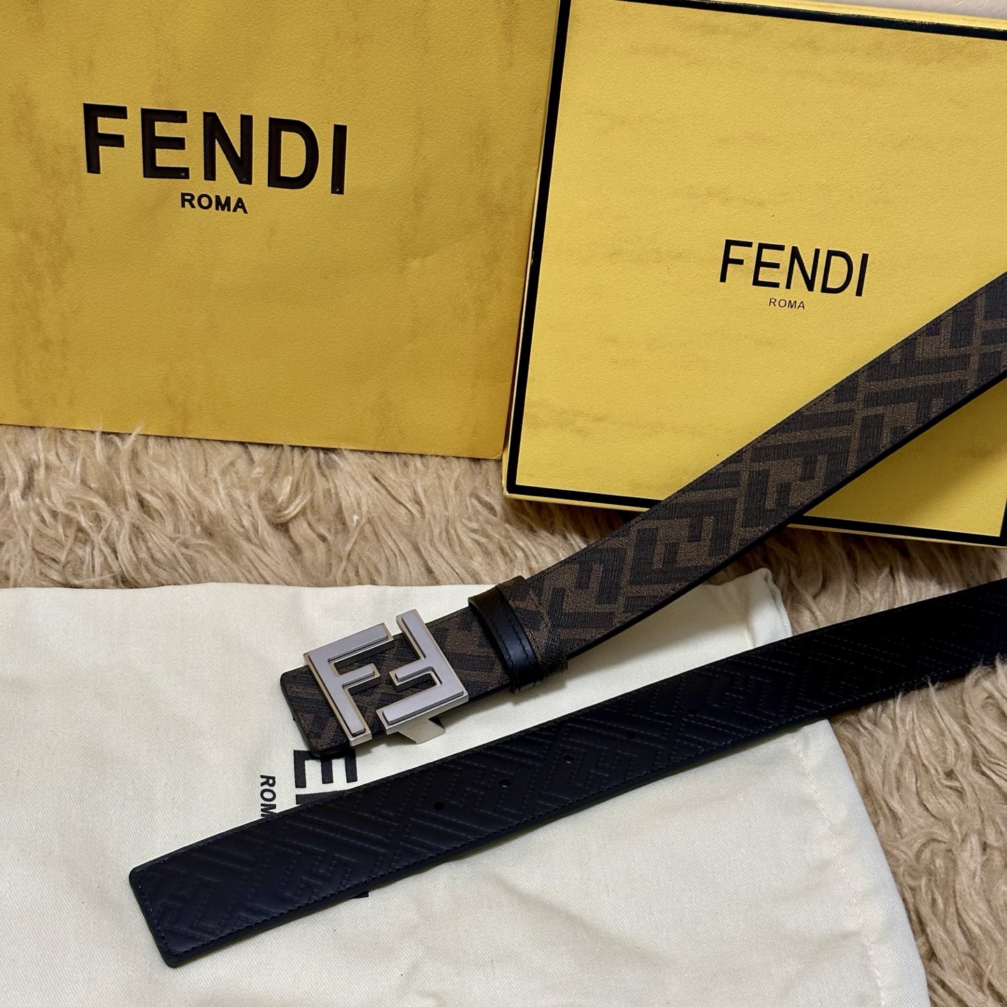 FENDI（芬迪）专柜同款 宽4.0CM 双环正反用腰带 FF按钉搭扣 黑色Cuoio Romano皮革