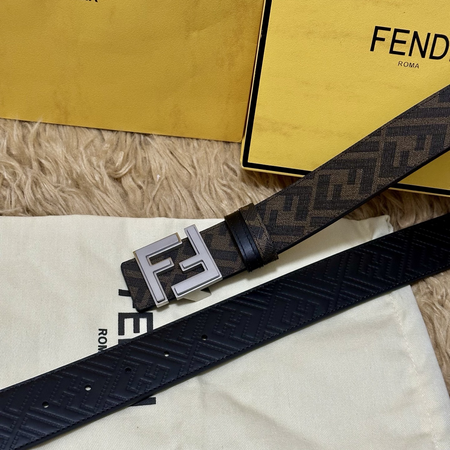 FENDI（芬迪）专柜同款 宽4.0CM 双环正反用腰带 FF按钉搭扣 黑色Cuoio Romano皮革