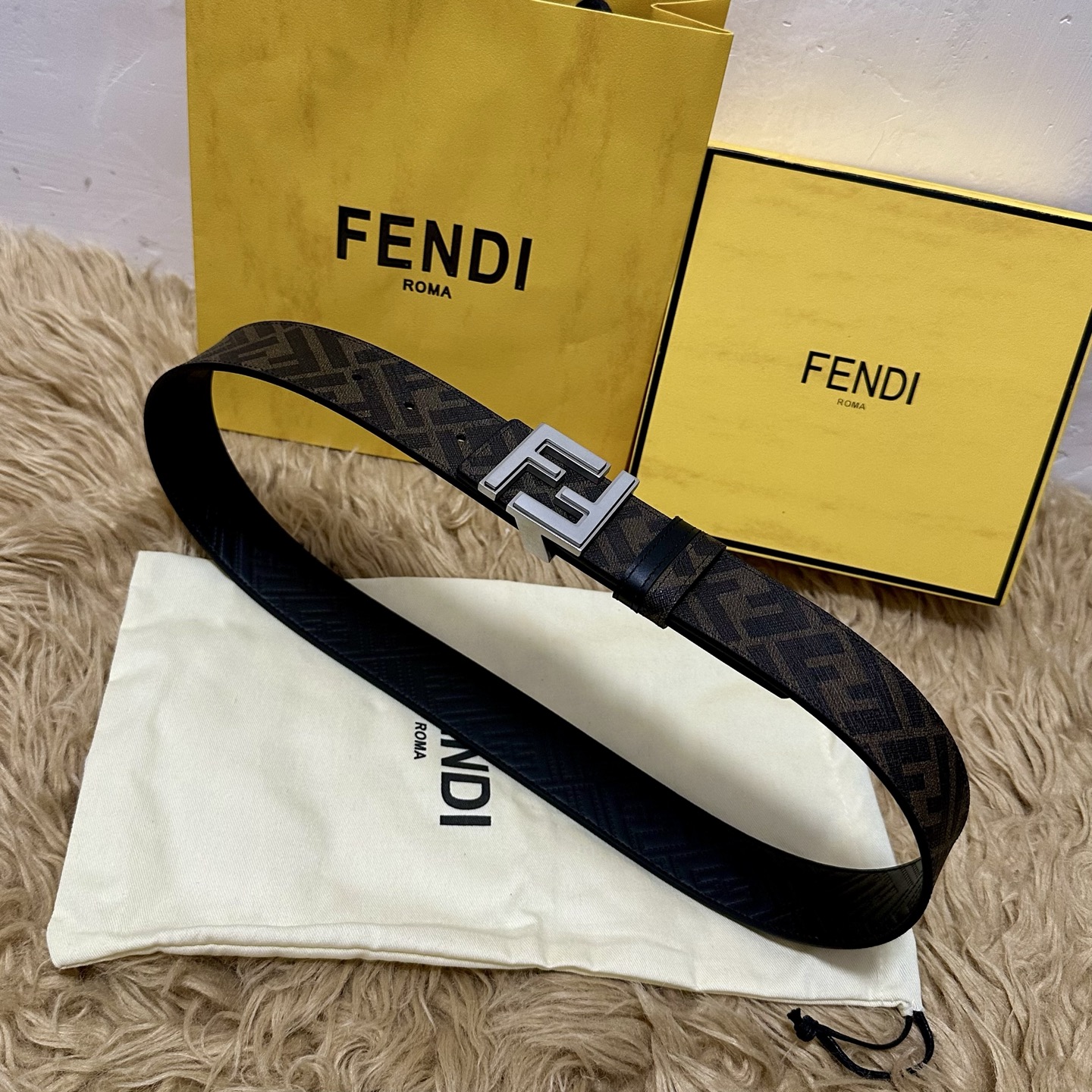 FENDI（芬迪）专柜同款 宽4.0CM 双环正反用腰带 FF按钉搭扣 黑色Cuoio Romano皮革