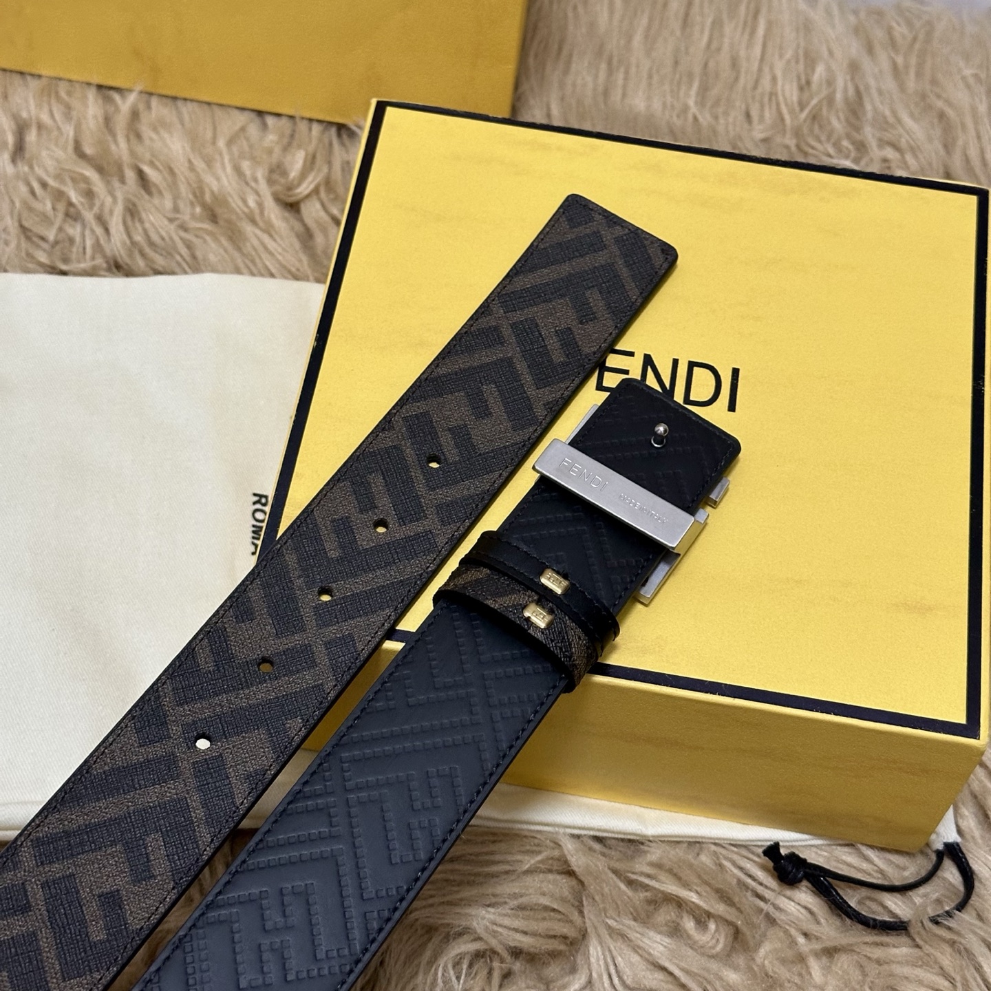 FENDI（芬迪）专柜同款 宽4.0CM 双环正反用腰带 FF按钉搭扣 黑色Cuoio Romano皮革
