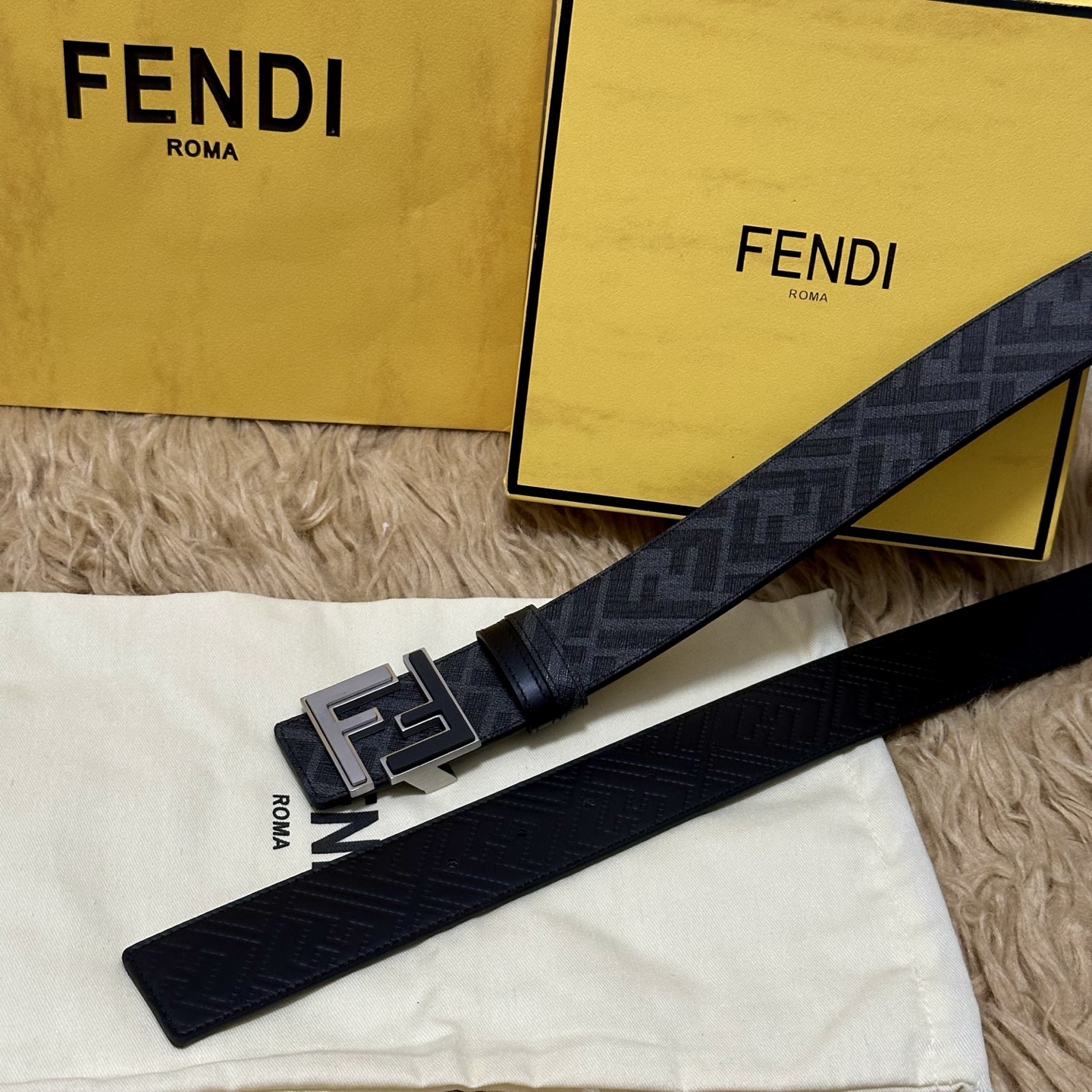 FENDI（芬迪）专柜同款 宽4.0CM 双环正反用腰带 FF按钉搭扣 黑色Cuoio Romano皮革