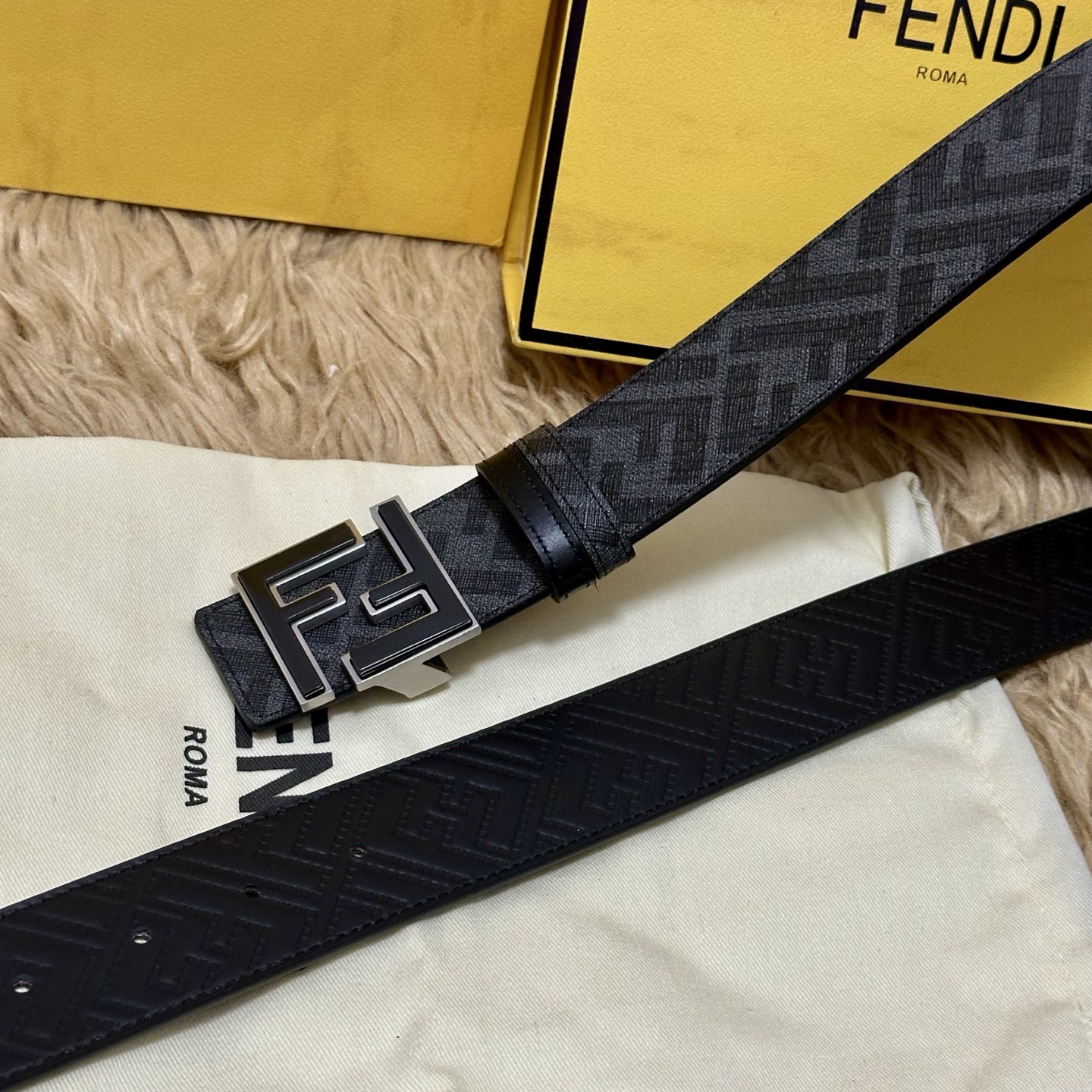 FENDI（芬迪）专柜同款 宽4.0CM 双环正反用腰带 FF按钉搭扣 黑色Cuoio Romano皮革