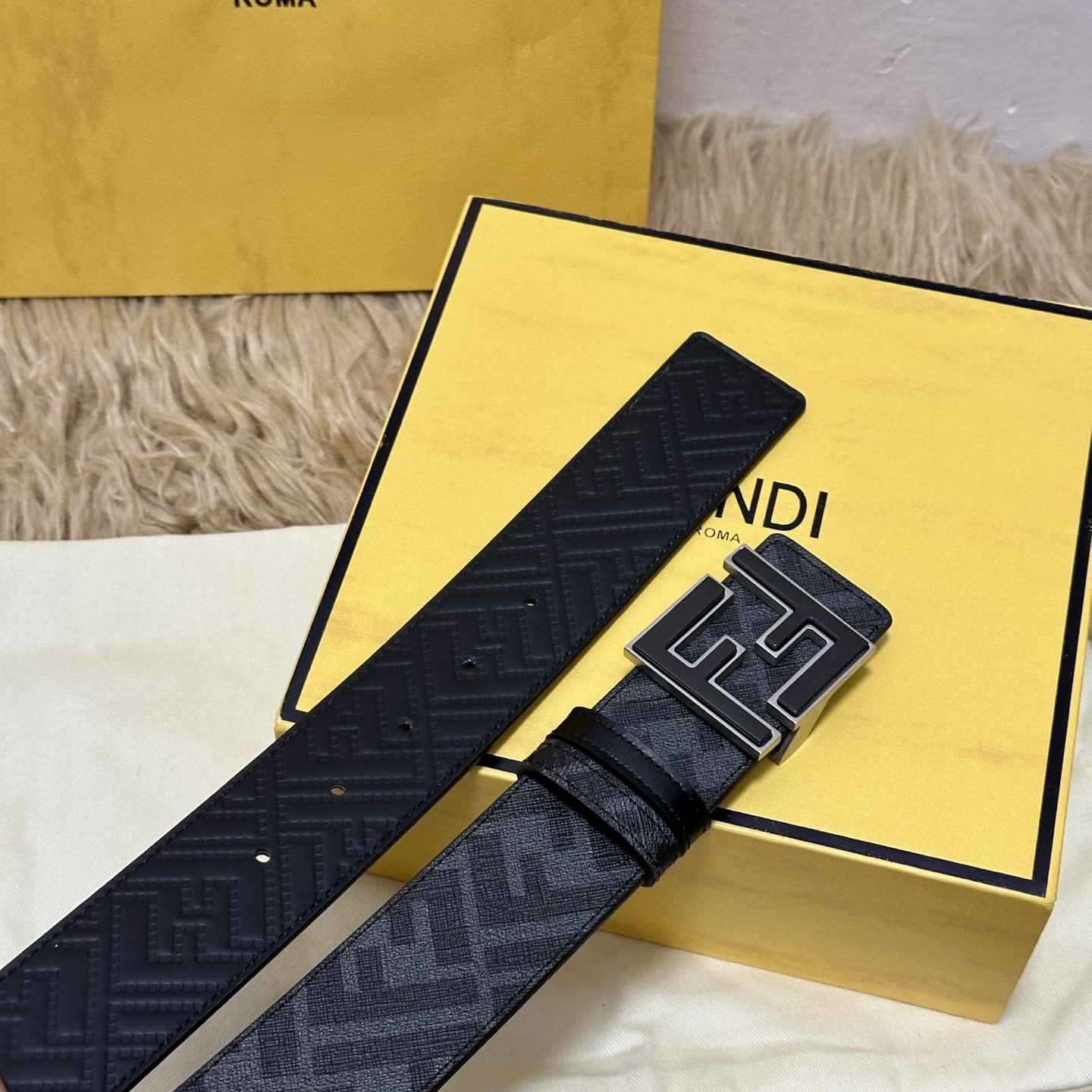 FENDI（芬迪）专柜同款 宽4.0CM 双环正反用腰带 FF按钉搭扣 黑色Cuoio Romano皮革