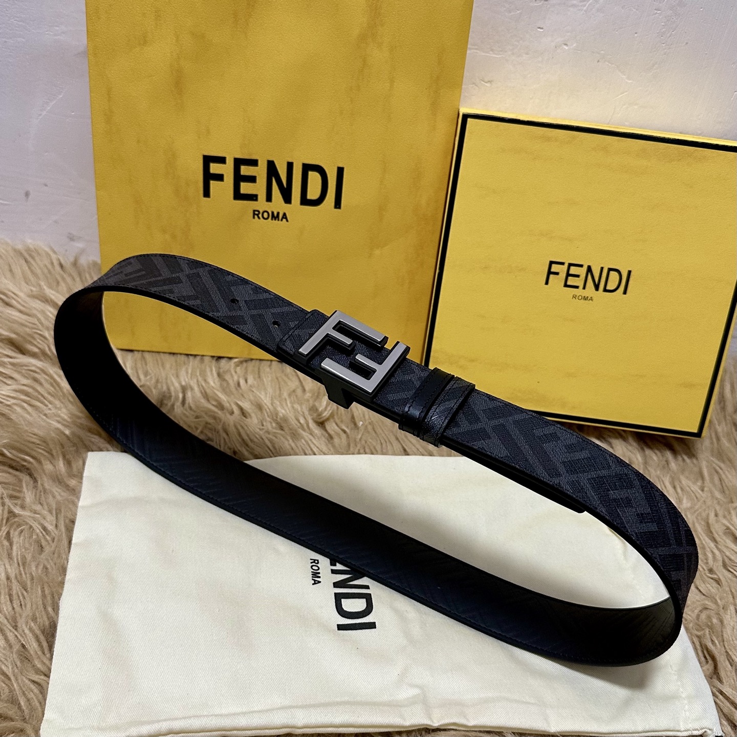 FENDI（芬迪）专柜同款 宽4.0CM 双环正反用腰带 FF按钉搭扣 黑色Cuoio Romano皮革