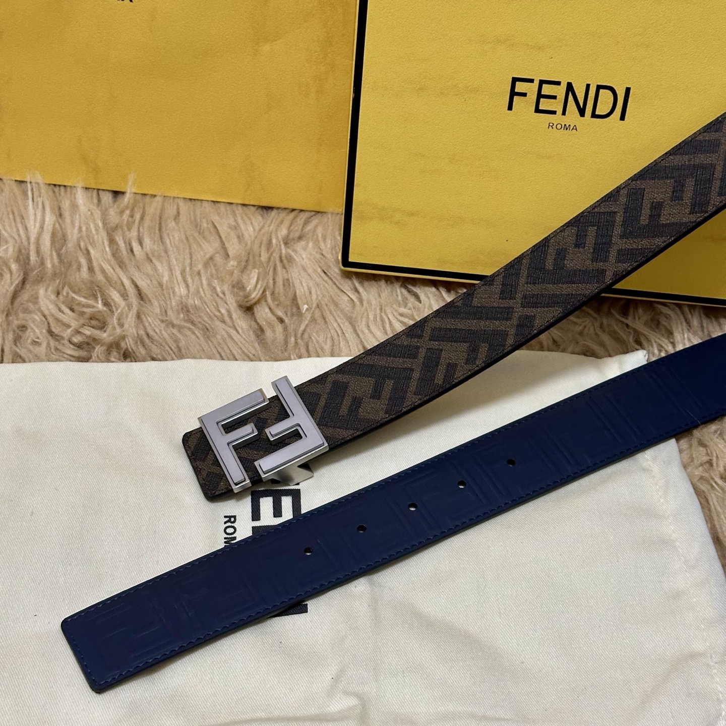 FENDI（芬迪）专柜同款 宽4.0CM 双环正反用腰带 FF按钉搭扣 黑色Cuoio Romano皮革