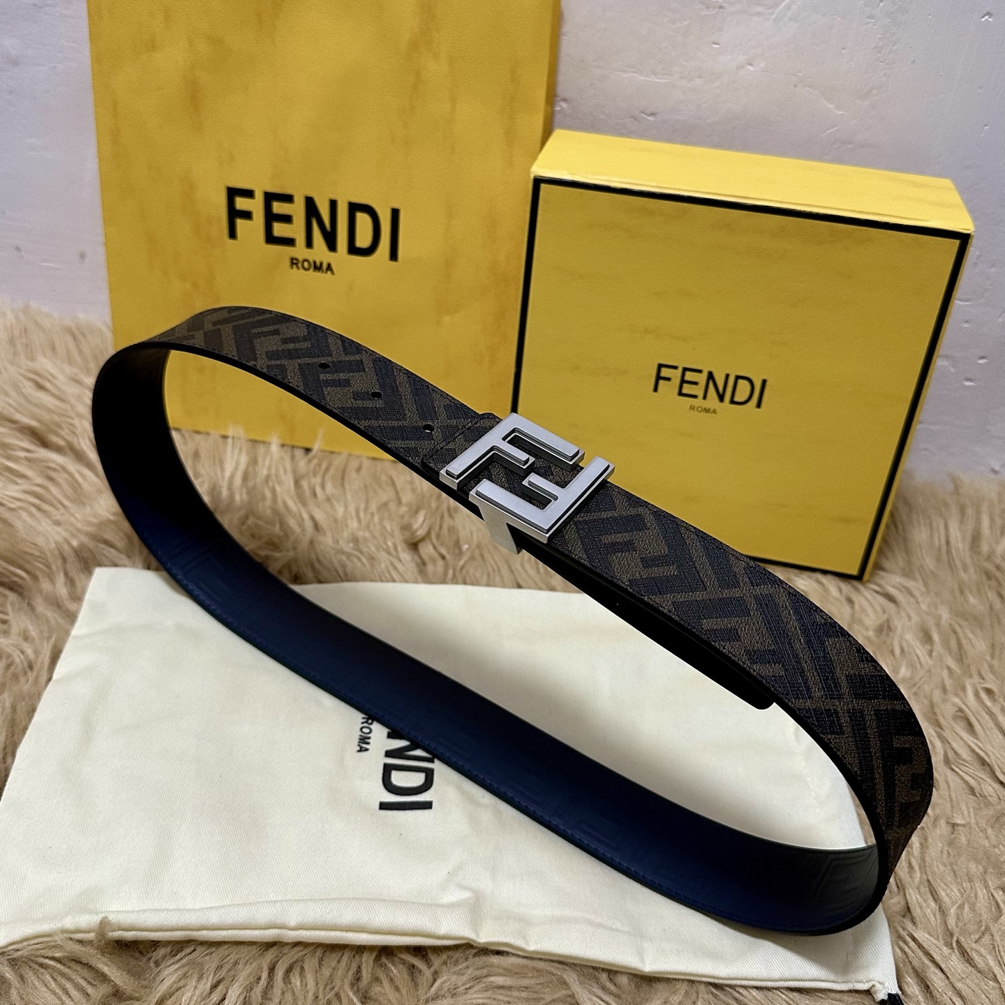 FENDI（芬迪）专柜同款 宽4.0CM 双环正反用腰带 FF按钉搭扣 黑色Cuoio Romano皮革