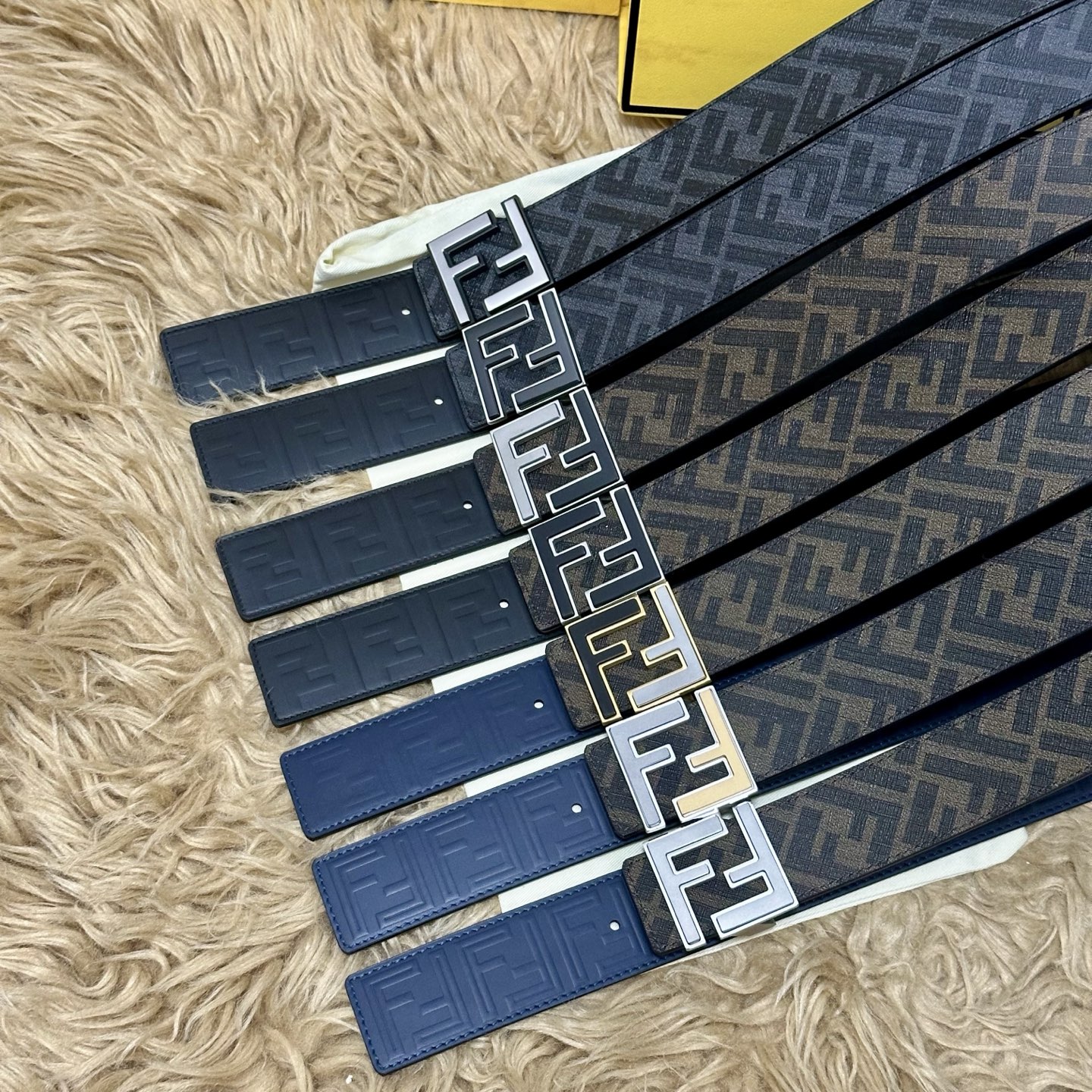 FENDI（芬迪）专柜同款 宽4.0CM 双环正反用腰带 FF按钉搭扣 黑色Cuoio Romano皮革