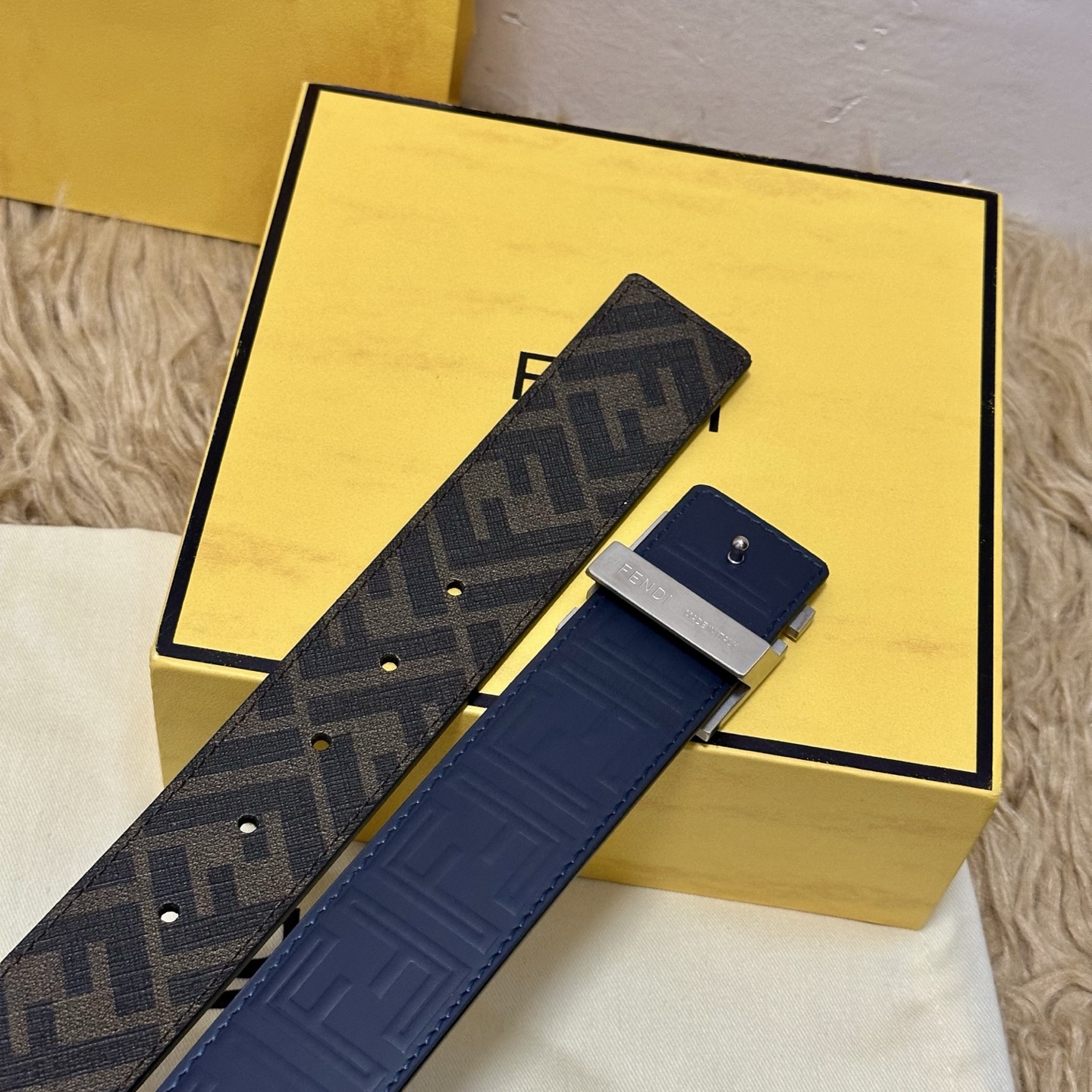 FENDI（芬迪）专柜同款 宽4.0CM 双环正反用腰带 FF按钉搭扣 黑色Cuoio Romano皮革