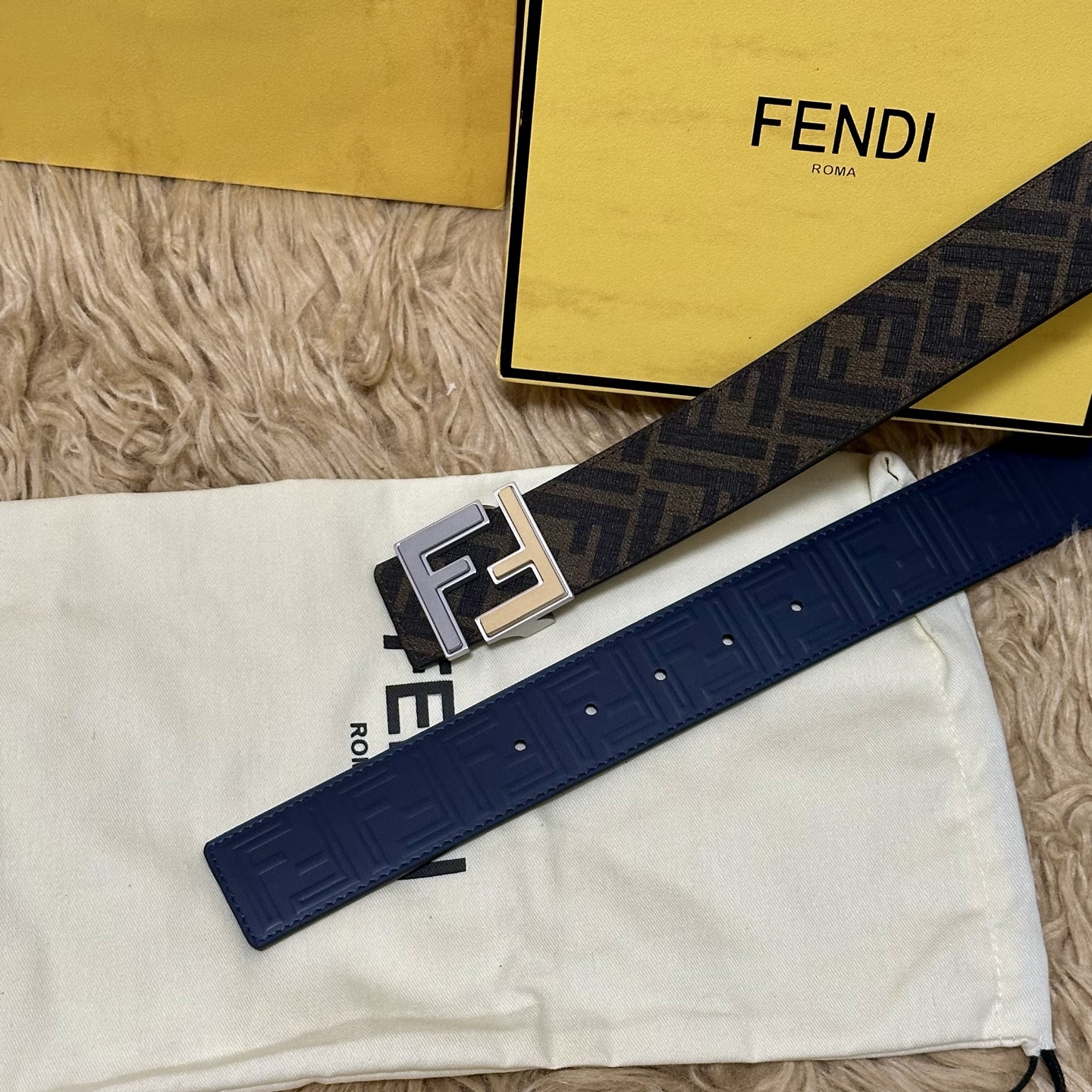 FENDI（芬迪）专柜同款 宽4.0CM 双环正反用腰带 FF按钉搭扣 黑色Cuoio Romano皮革