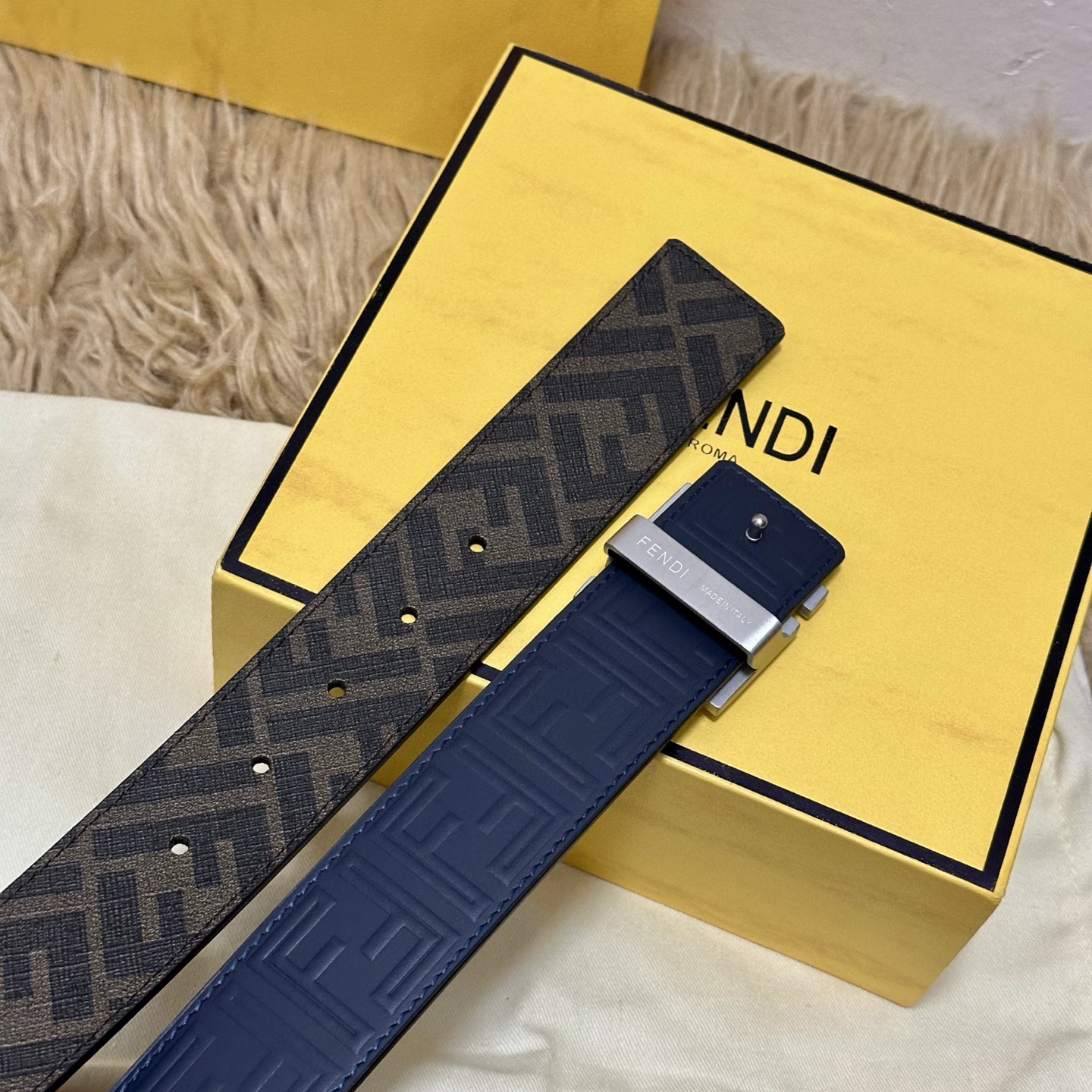 FENDI（芬迪）专柜同款 宽4.0CM 双环正反用腰带 FF按钉搭扣 黑色Cuoio Romano皮革