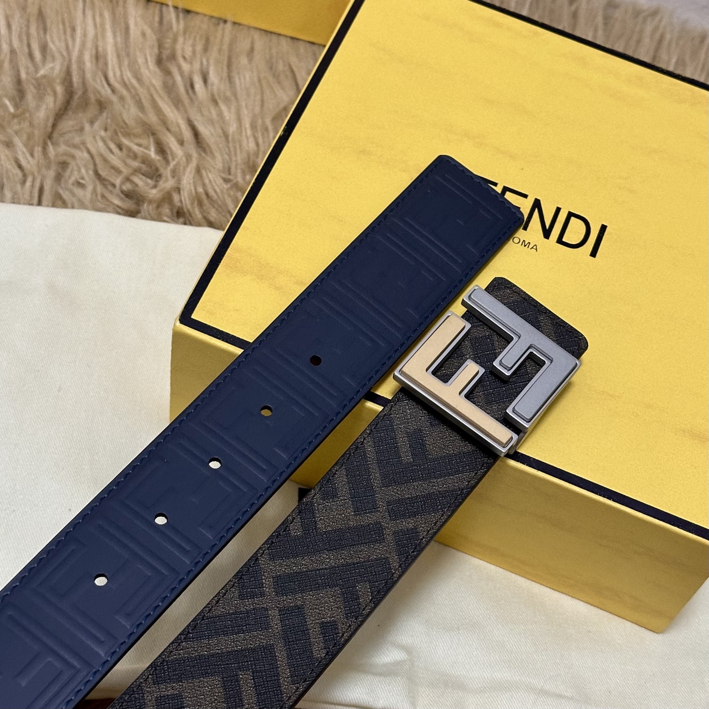 FENDI（芬迪）专柜同款 宽4.0CM 双环正反用腰带 FF按钉搭扣 黑色Cuoio Romano皮革