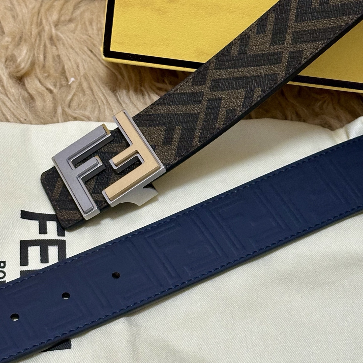 FENDI（芬迪）专柜同款 宽4.0CM 双环正反用腰带 FF按钉搭扣 黑色Cuoio Romano皮革