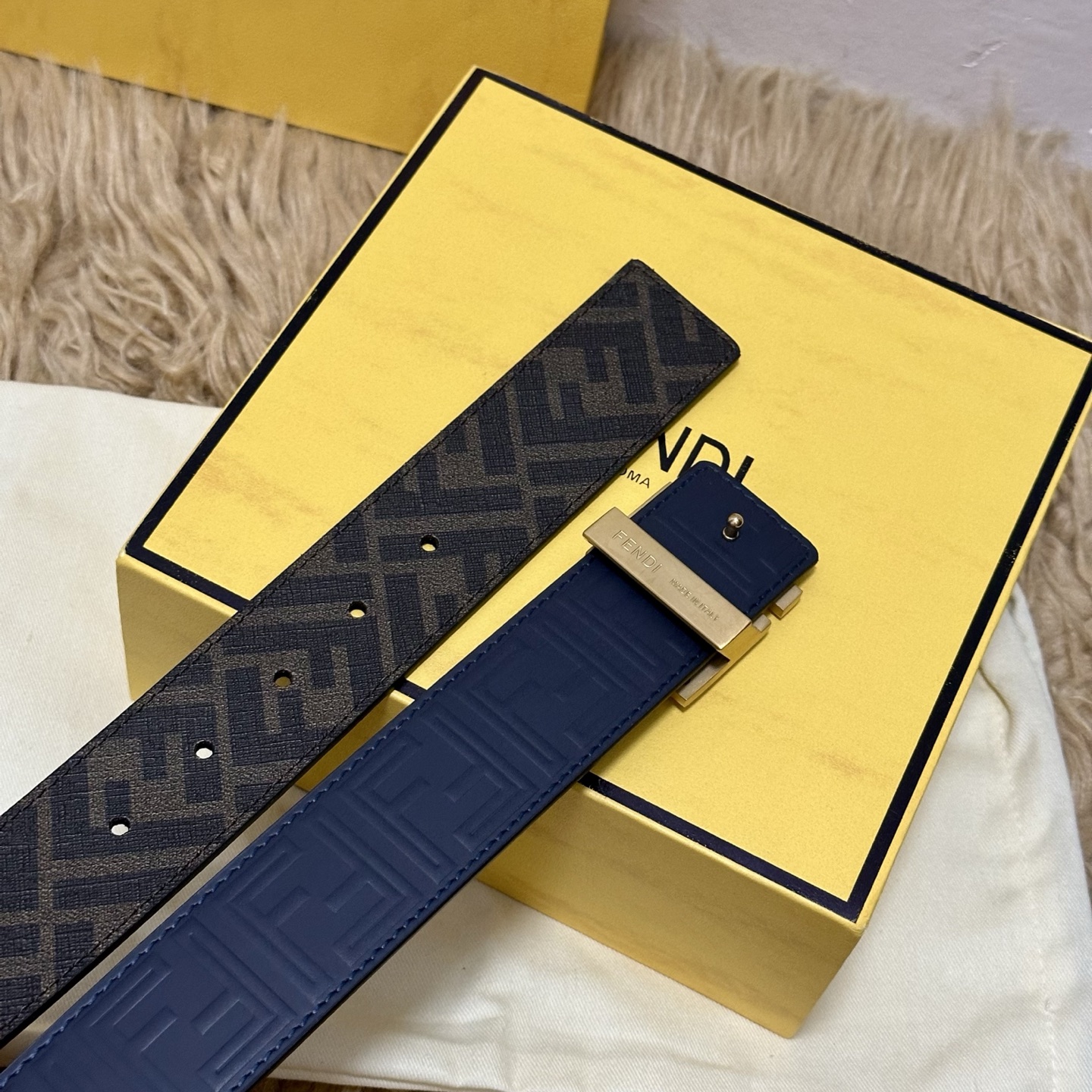 FENDI（芬迪）专柜同款 宽4.0CM 双环正反用腰带 FF按钉搭扣 黑色Cuoio Romano皮革