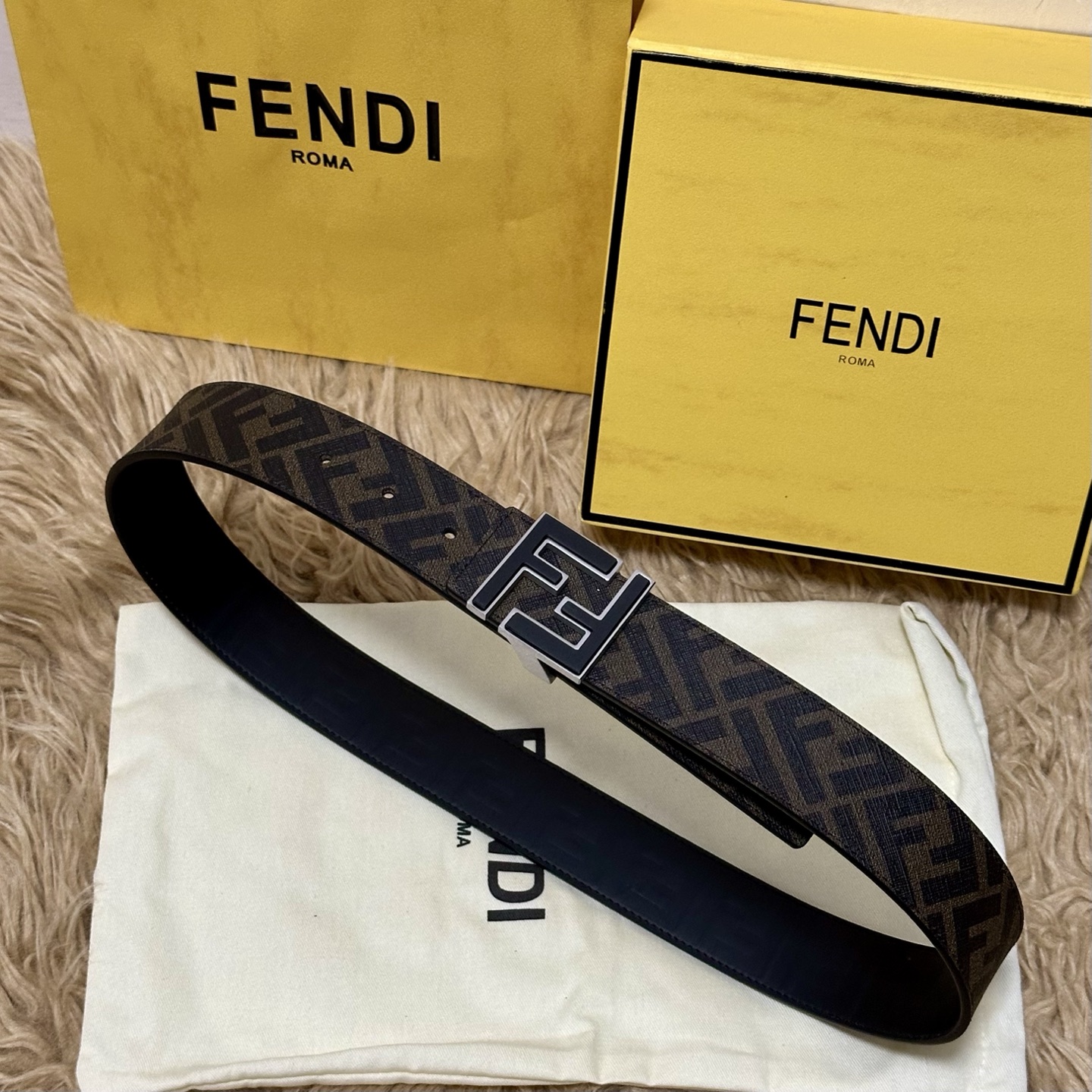 FENDI（芬迪）专柜同款 宽4.0CM 双环正反用腰带 FF按钉搭扣 黑色Cuoio Romano皮革