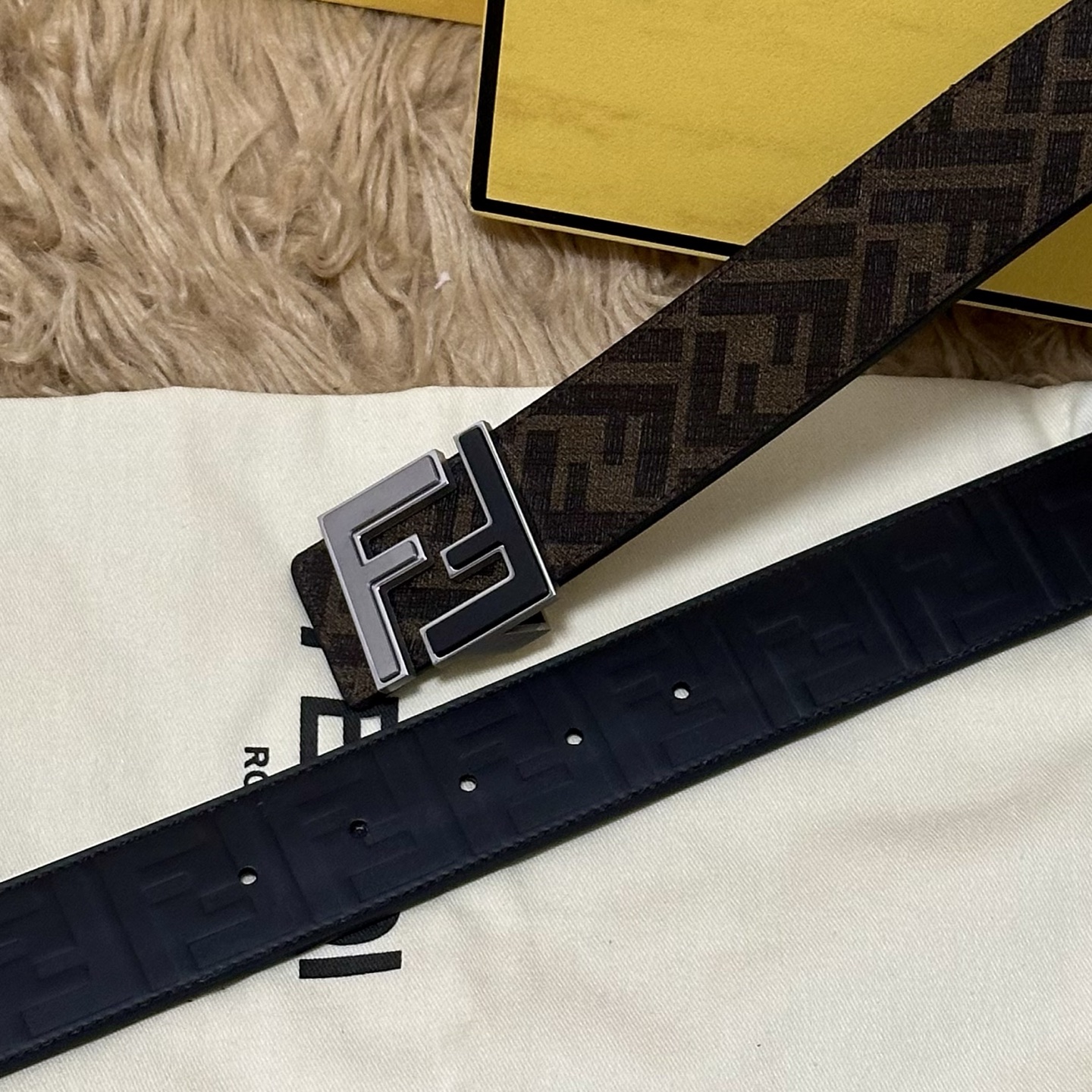 FENDI（芬迪）专柜同款 宽4.0CM 双环正反用腰带 FF按钉搭扣 黑色Cuoio Romano皮革