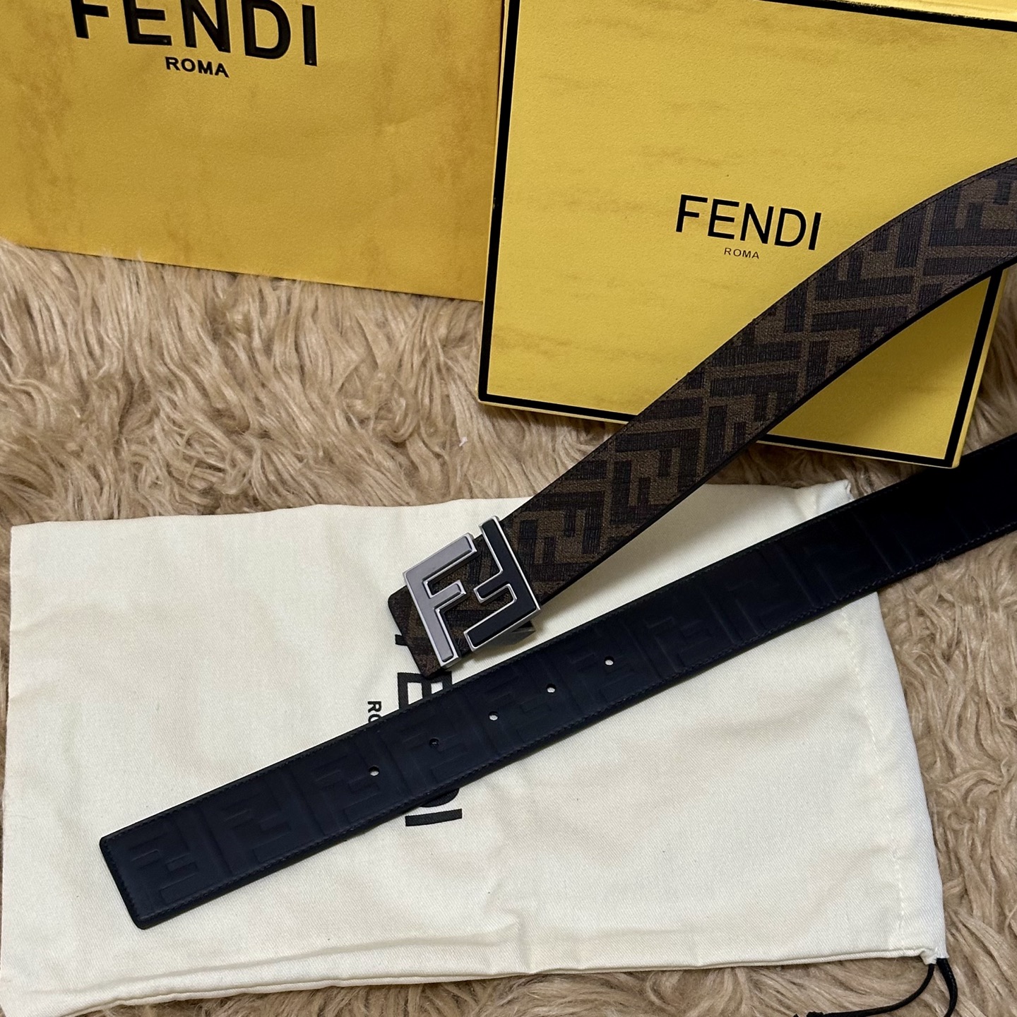 FENDI（芬迪）专柜同款 宽4.0CM 双环正反用腰带 FF按钉搭扣 黑色Cuoio Romano皮革