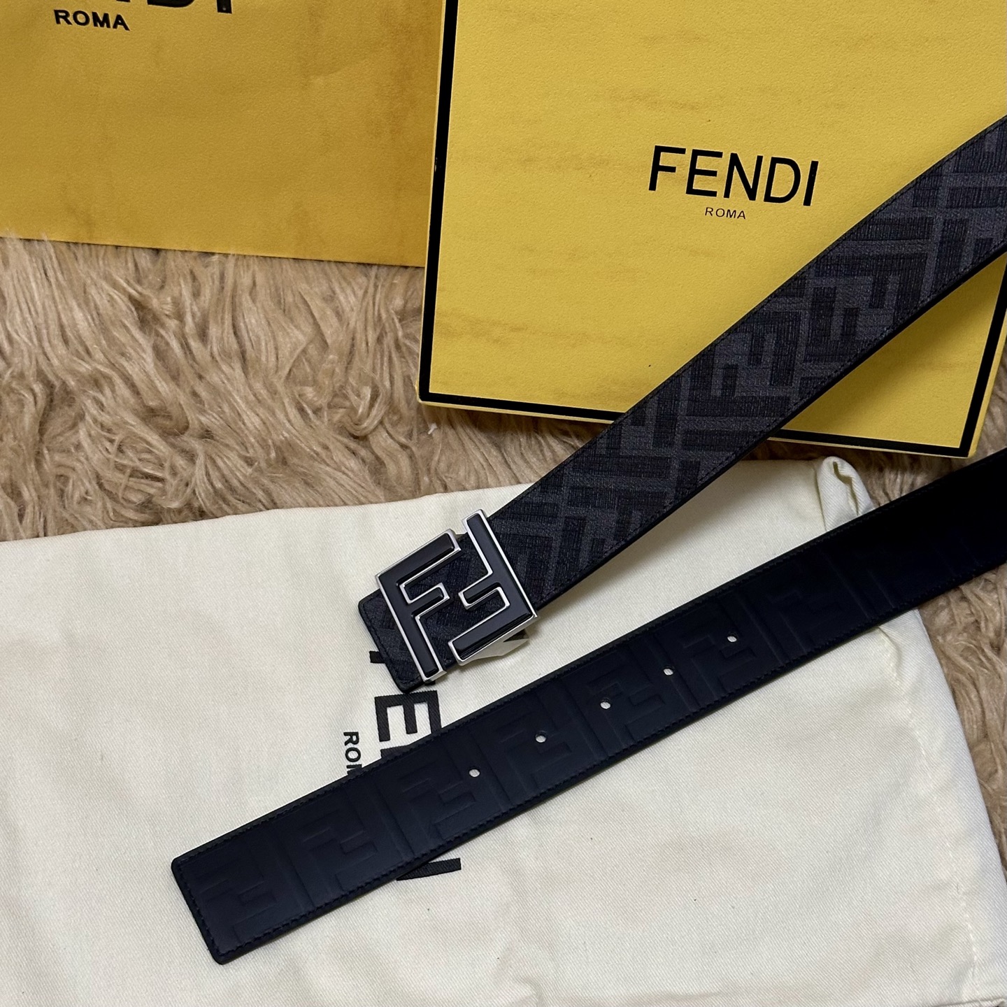 FENDI（芬迪）专柜同款 宽4.0CM 双环正反用腰带 FF按钉搭扣 黑色Cuoio Romano皮革