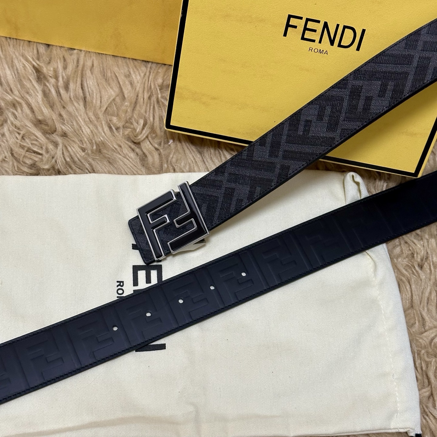 FENDI（芬迪）专柜同款 宽4.0CM 双环正反用腰带 FF按钉搭扣 黑色Cuoio Romano皮革