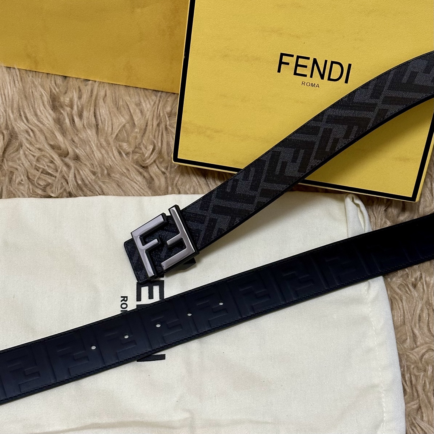 FENDI（芬迪）专柜同款 宽4.0CM 双环正反用腰带 FF按钉搭扣 黑色Cuoio Romano皮革