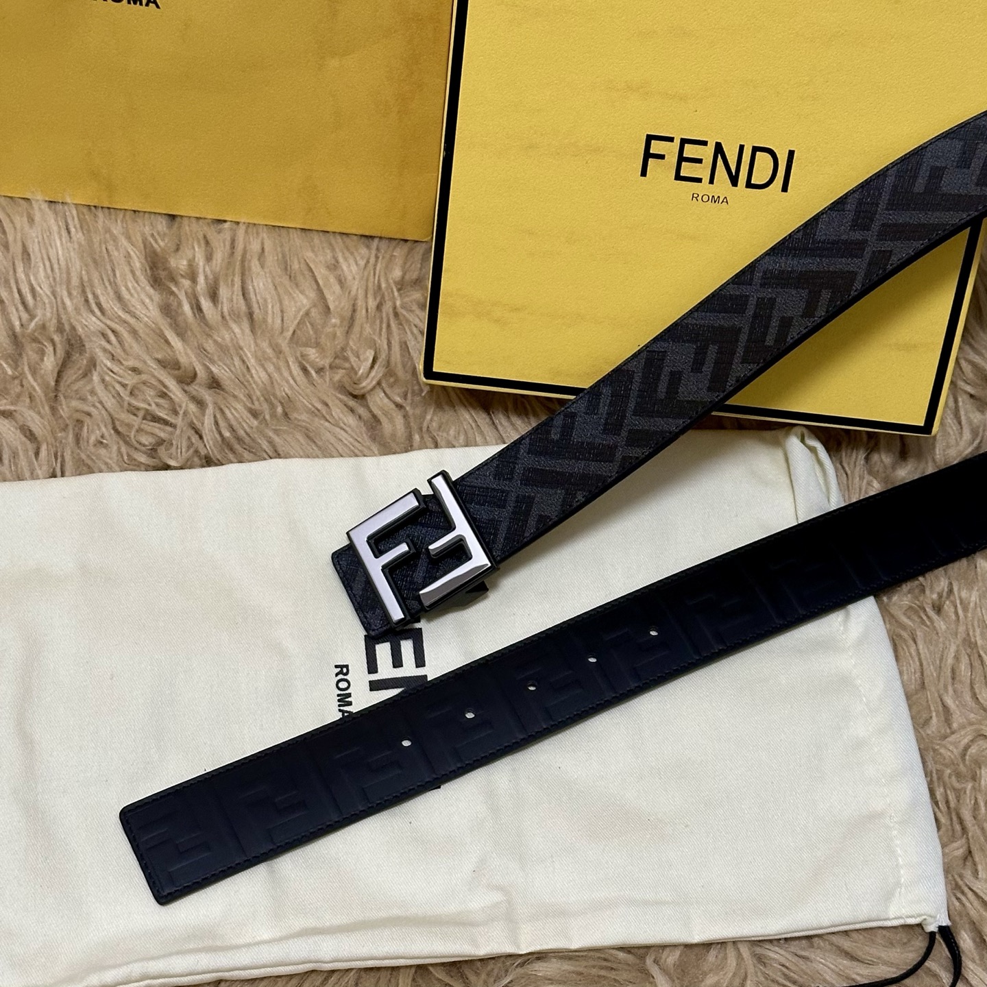 FENDI（芬迪）专柜同款 宽4.0CM 双环正反用腰带 FF按钉搭扣 黑色Cuoio Romano皮革