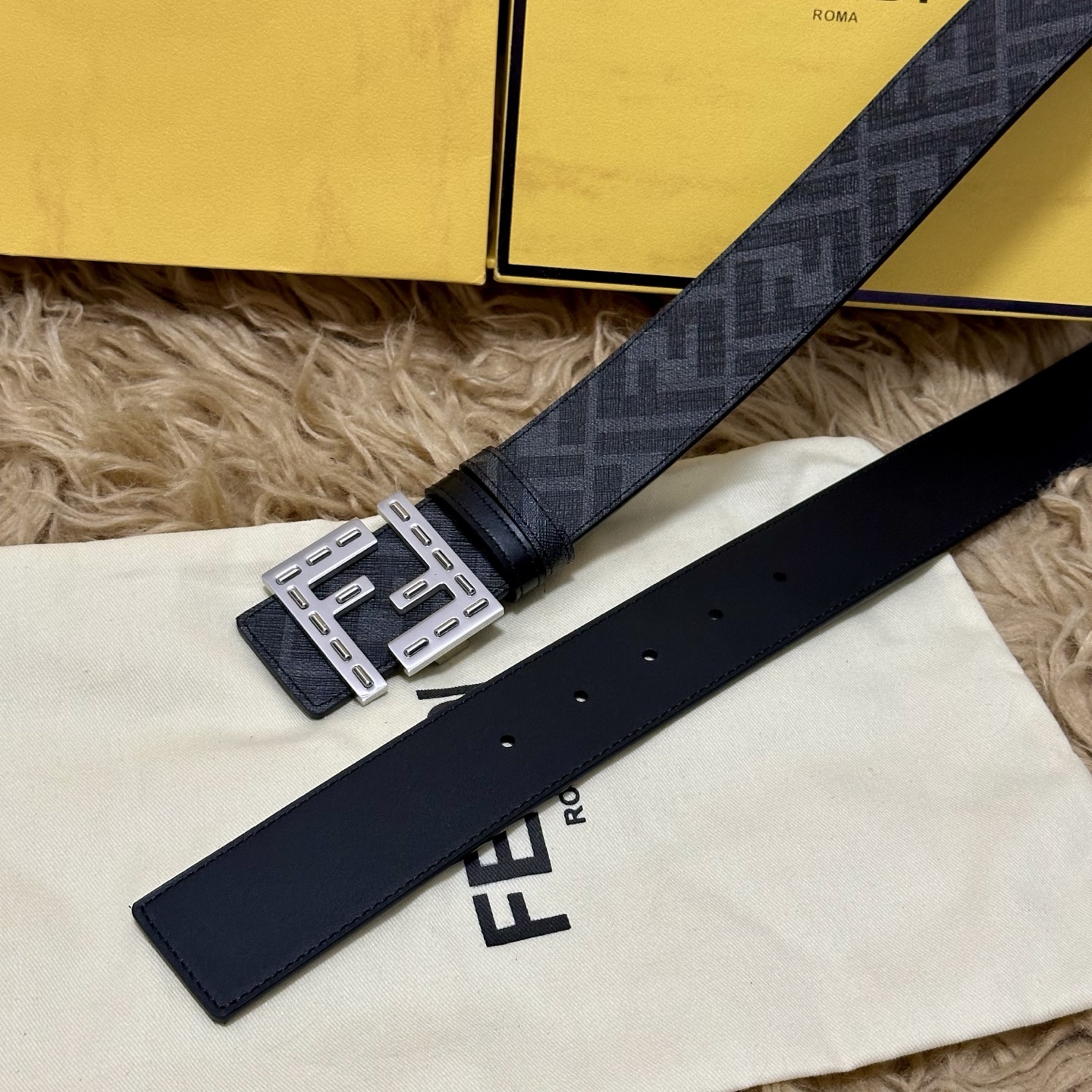 FENDI（芬迪）专柜同款 宽4.0CM 双环正反用腰带 FF按钉搭扣 黑色Cuoio Romano皮革