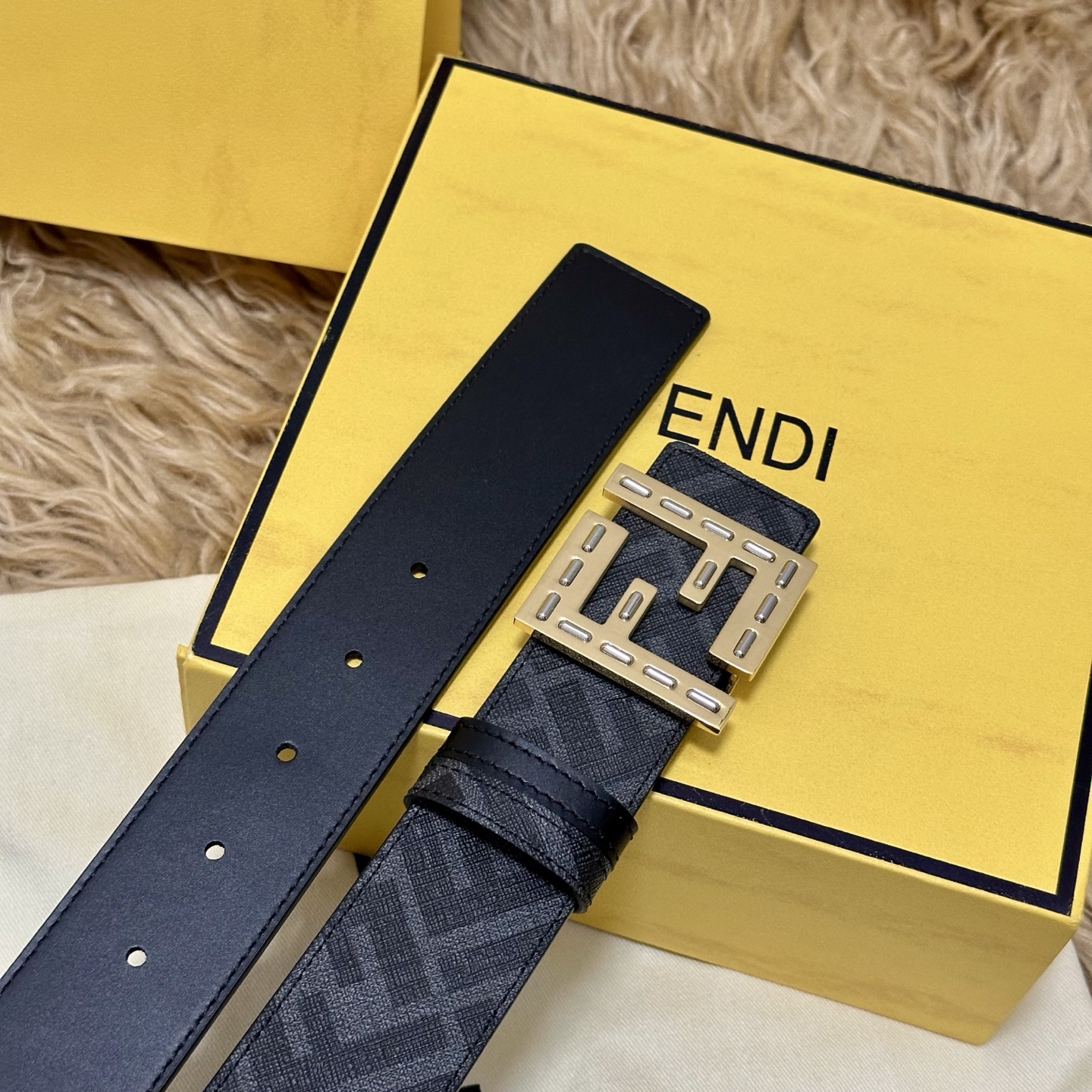 FENDI（芬迪）专柜同款 宽4.0CM 双环正反用腰带 FF按钉搭扣 黑色Cuoio Romano皮革