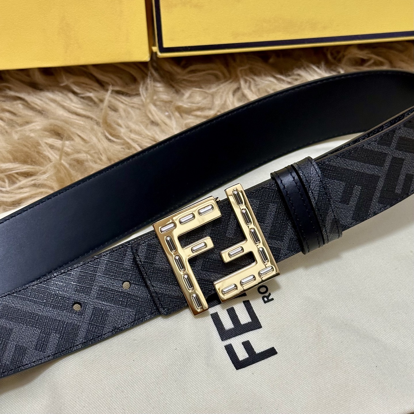 FENDI（芬迪）专柜同款 宽4.0CM 双环正反用腰带 FF按钉搭扣 黑色Cuoio Romano皮革