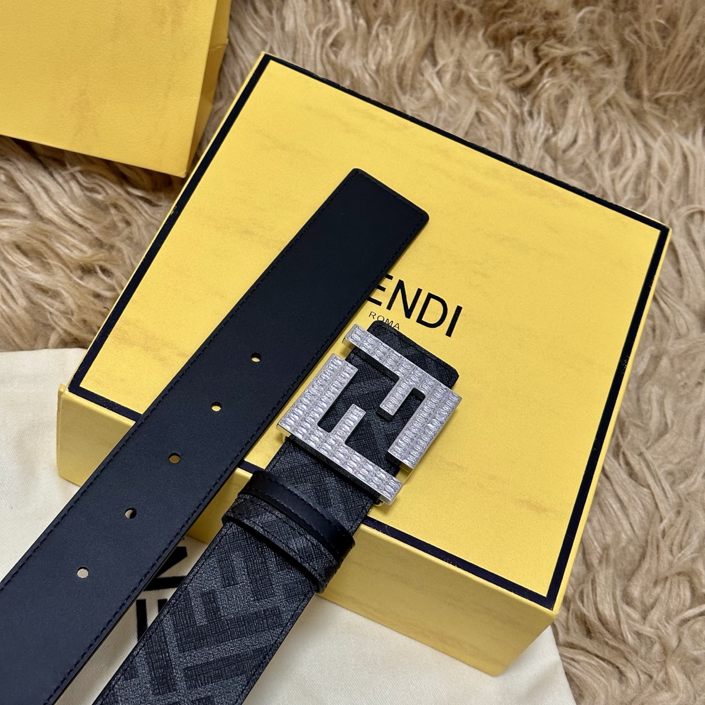 FENDI（芬迪）专柜同款 宽4.0CM 双环正反用腰带 FF按钉搭扣 黑色Cuoio Romano皮革