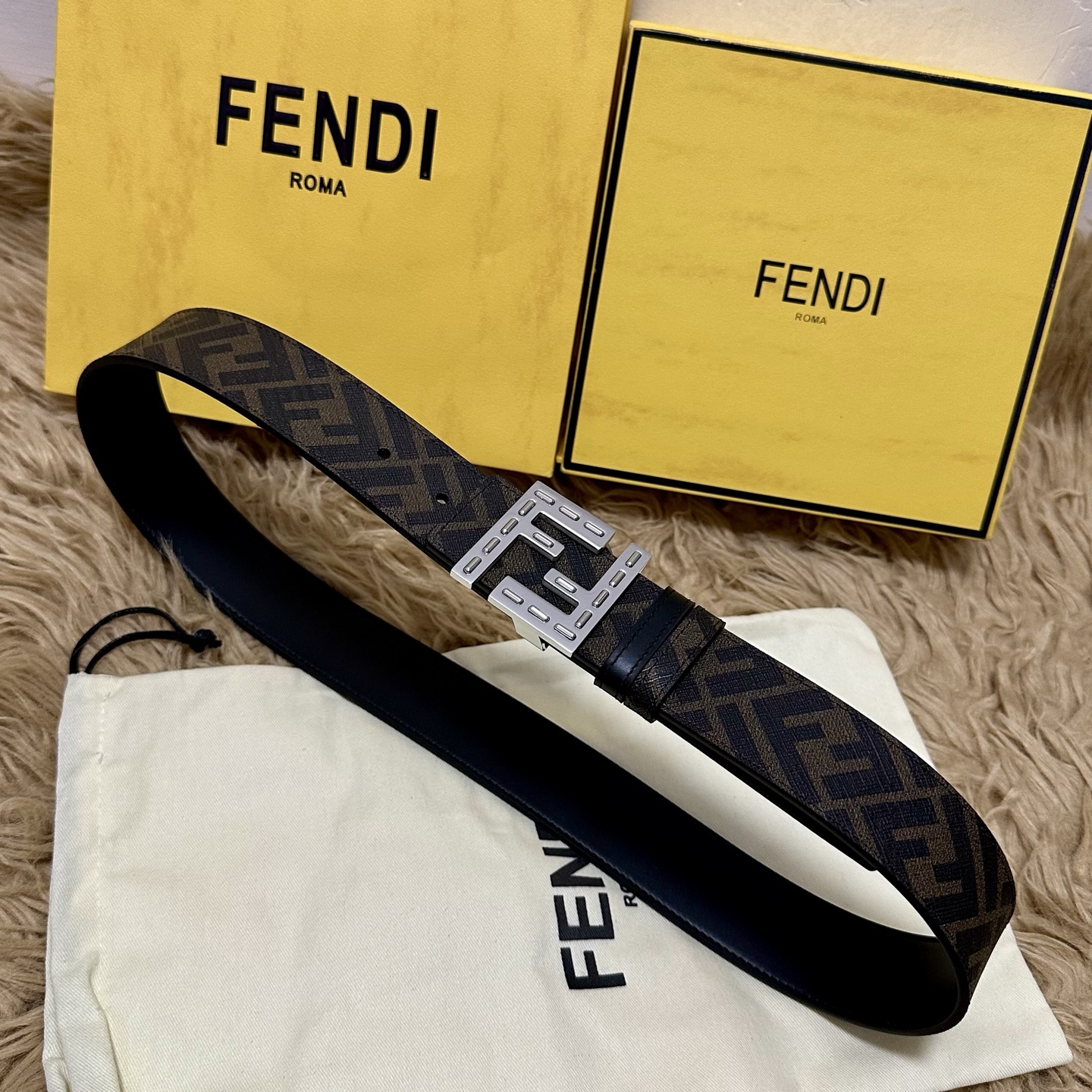 FENDI（芬迪）专柜同款 宽4.0CM 双环正反用腰带 FF按钉搭扣 黑色Cuoio Romano皮革