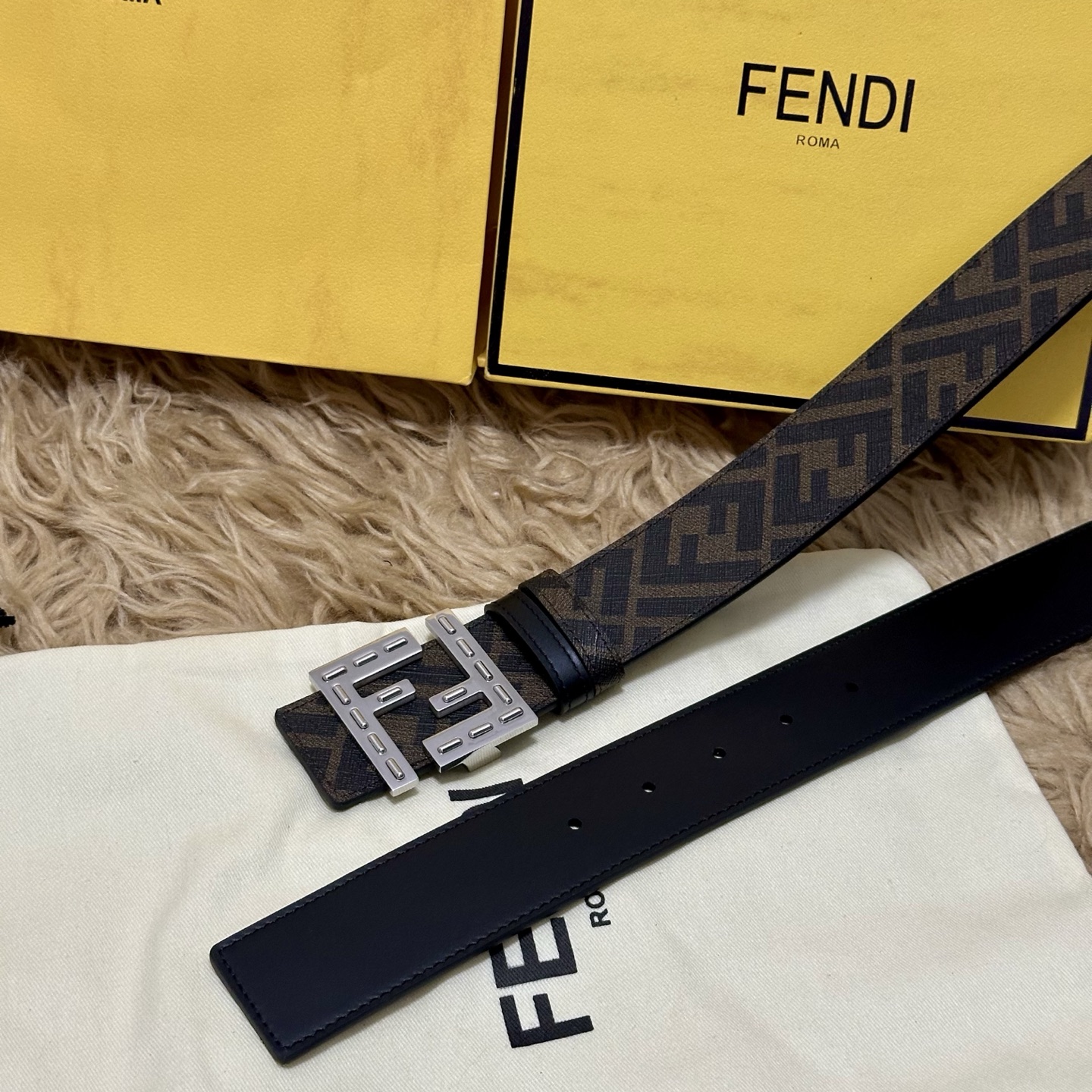 FENDI（芬迪）专柜同款 宽4.0CM 双环正反用腰带 FF按钉搭扣 黑色Cuoio Romano皮革