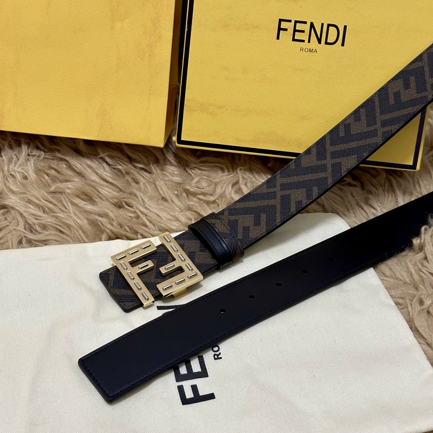 FENDI（芬迪）专柜同款 宽4.0CM 双环正反用腰带 FF按钉搭扣 黑色Cuoio Romano皮革