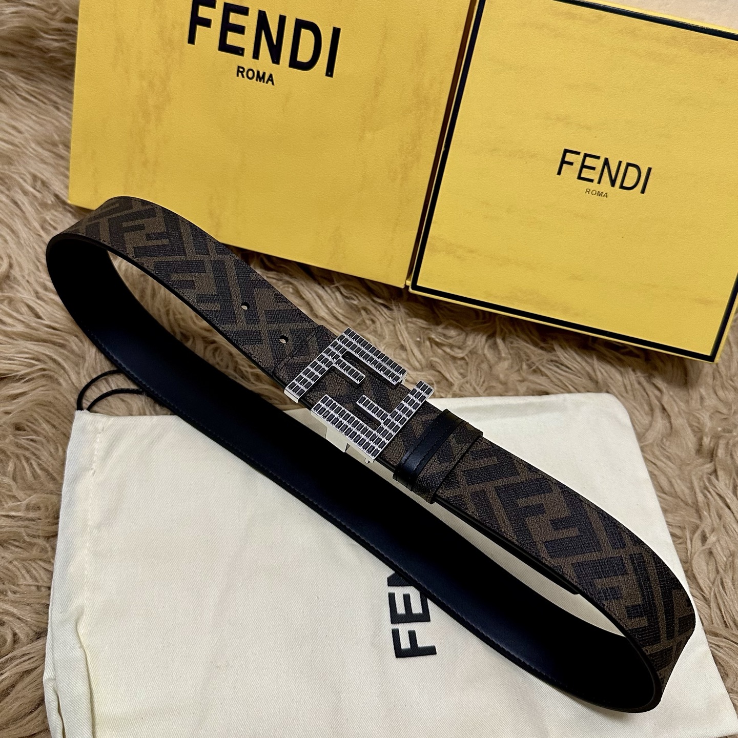 FENDI（芬迪）专柜同款 宽4.0CM 双环正反用腰带 FF按钉搭扣 黑色Cuoio Romano皮革