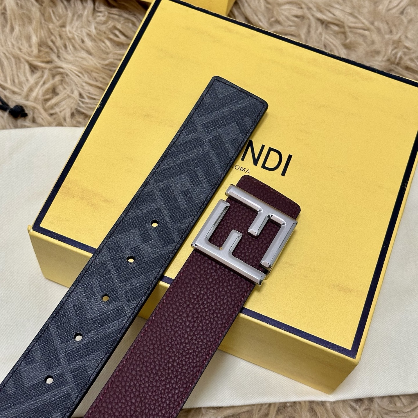 FENDI（芬迪）专柜同款 宽4.0CM 双环正反用腰带 FF按钉搭扣 酒红色Cuoio Romano皮