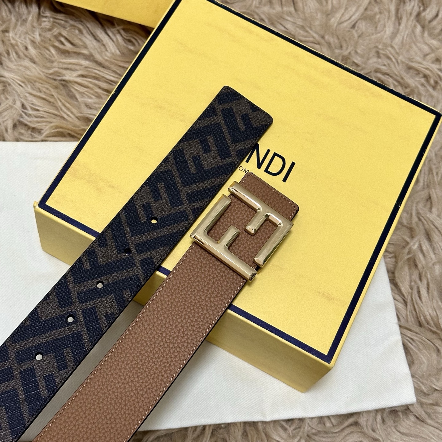 FENDI（芬迪）专柜同款 宽4.0CM 双环正反用腰带 FF按钉搭扣 土黄色Cuoio Romano皮