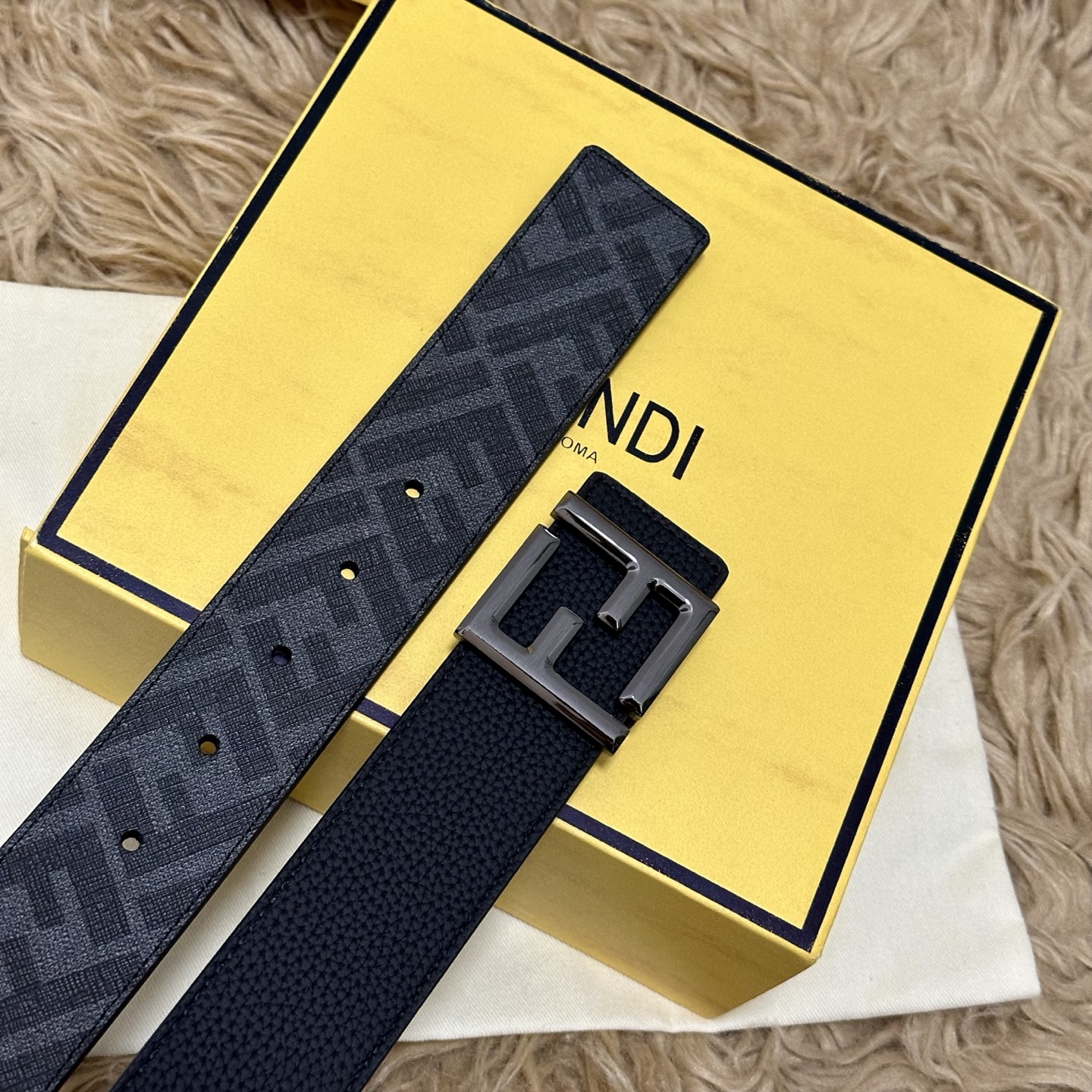 FENDI（芬迪）专柜同款 宽4.0CM 双环正反用腰带 FF按钉搭扣 黑色Cuoio Romano皮革