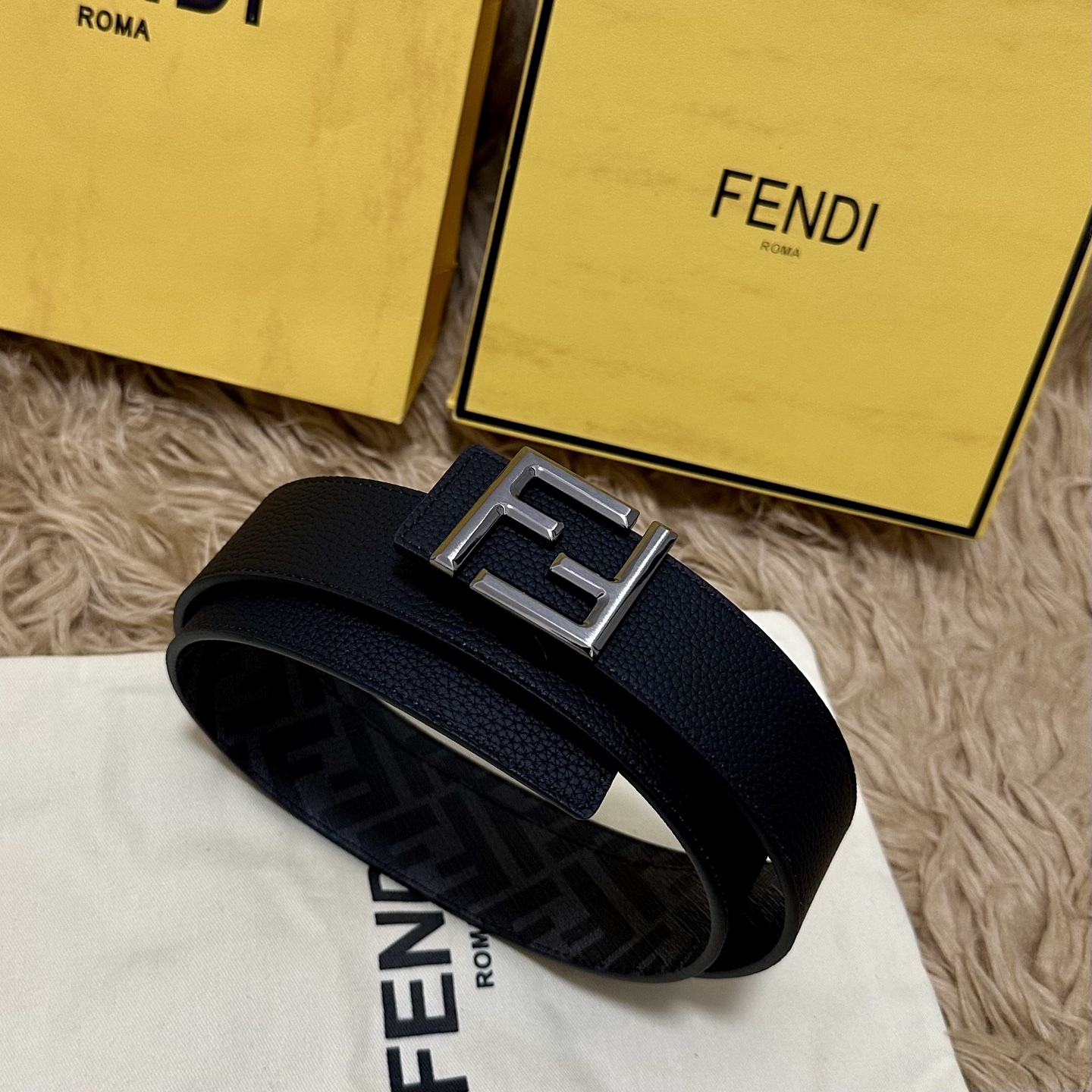 FENDI（芬迪）专柜同款 宽4.0CM 双环正反用腰带 FF按钉搭扣 黑色Cuoio Romano皮革