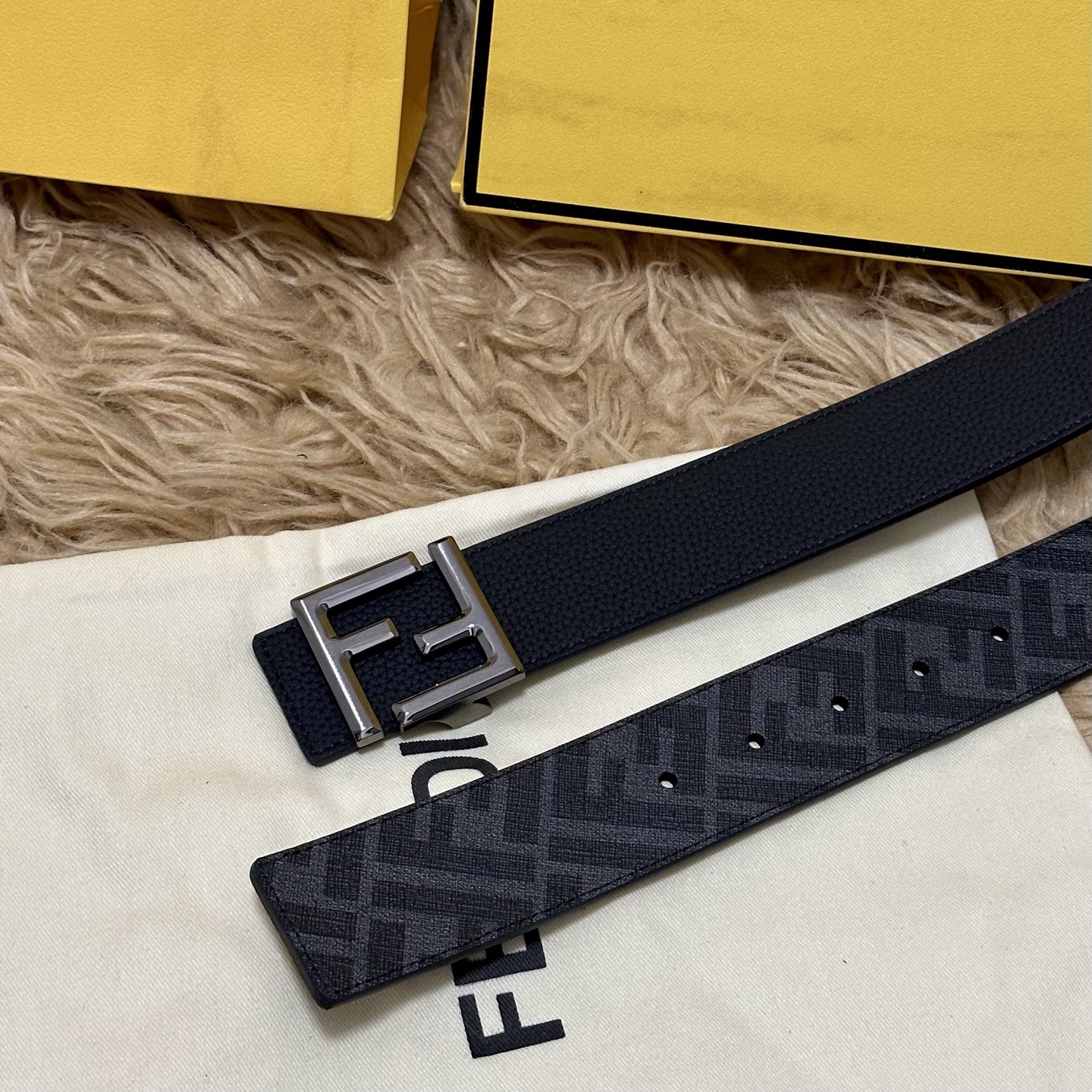 FENDI（芬迪）专柜同款 宽4.0CM 双环正反用腰带 FF按钉搭扣 黑色Cuoio Romano皮革
