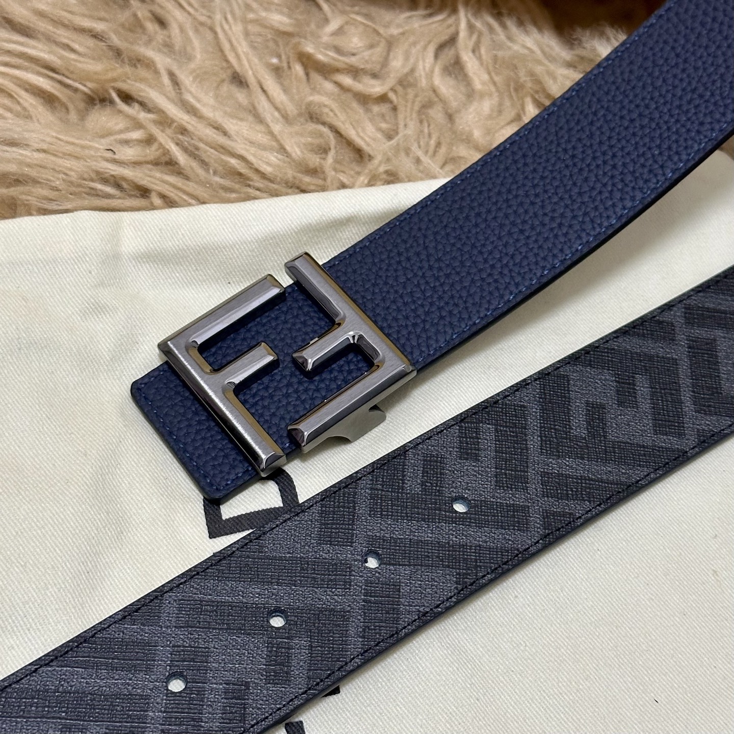 FENDI（芬迪）专柜同款 宽4.0CM 双环正反用腰带 FF按钉搭扣 深兰色Cuoio Romano皮