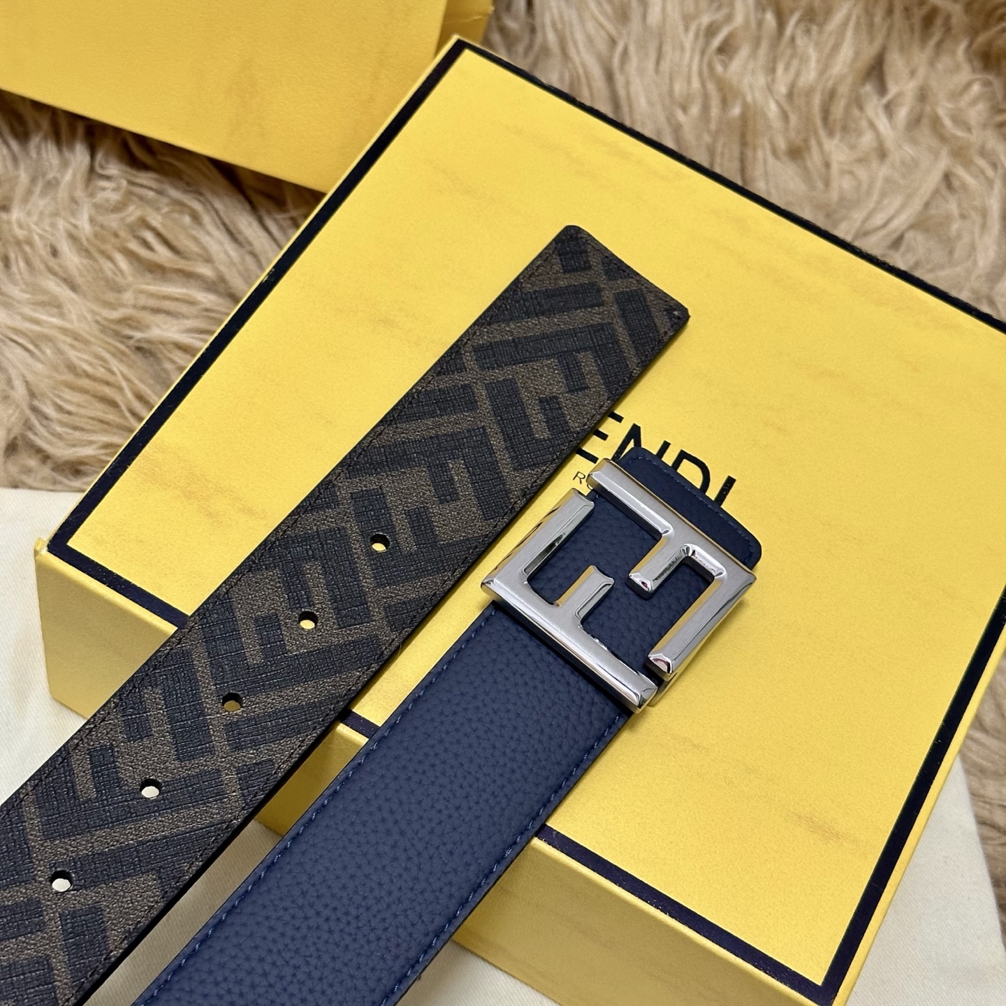 FENDI（芬迪）专柜同款 宽4.0CM 双环正反用腰带 FF按钉搭扣 深兰色Cuoio Romano皮