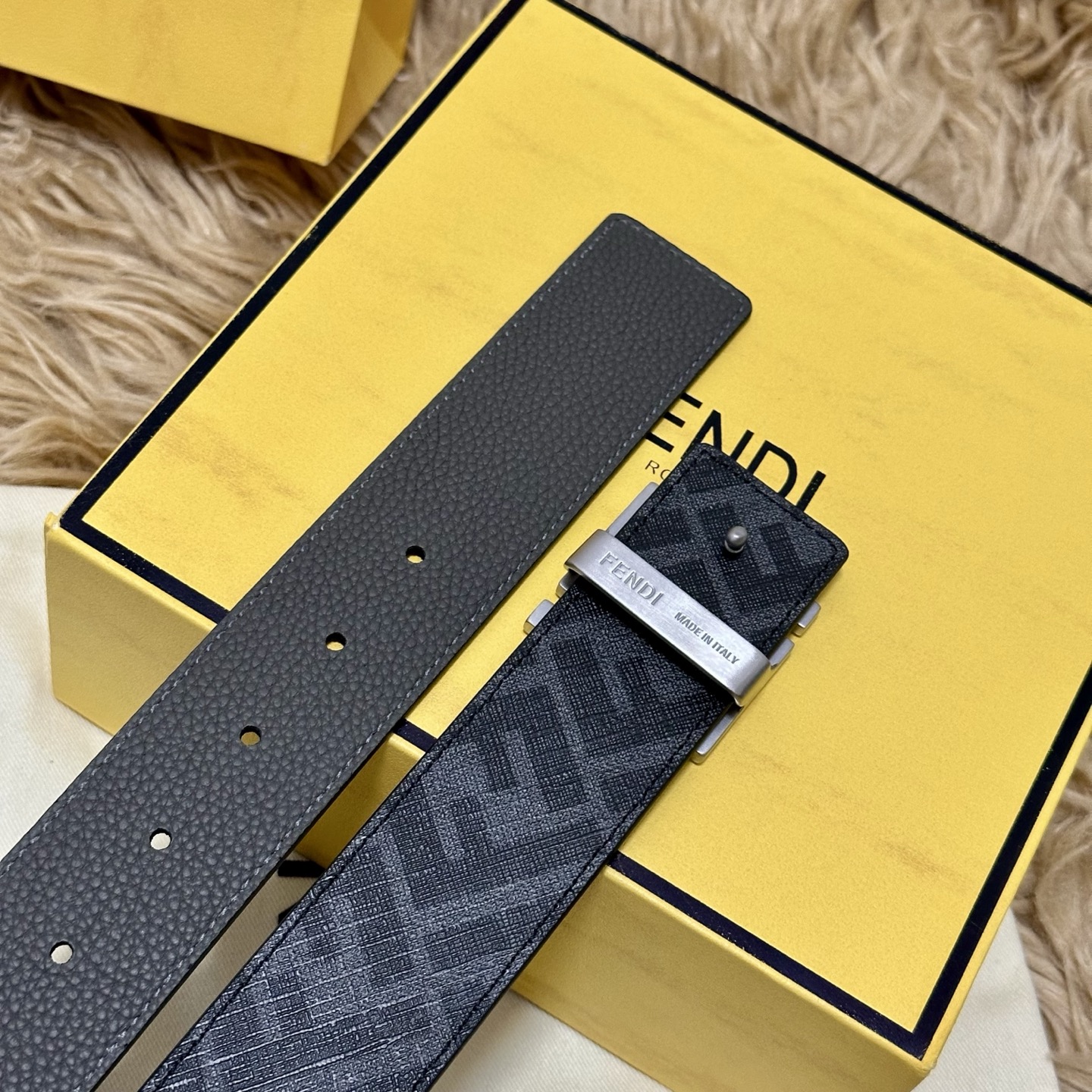 FENDI（芬迪）专柜同款 宽4.0CM 双环正反用腰带 FF按钉搭扣 灰色Cuoio Romano皮革