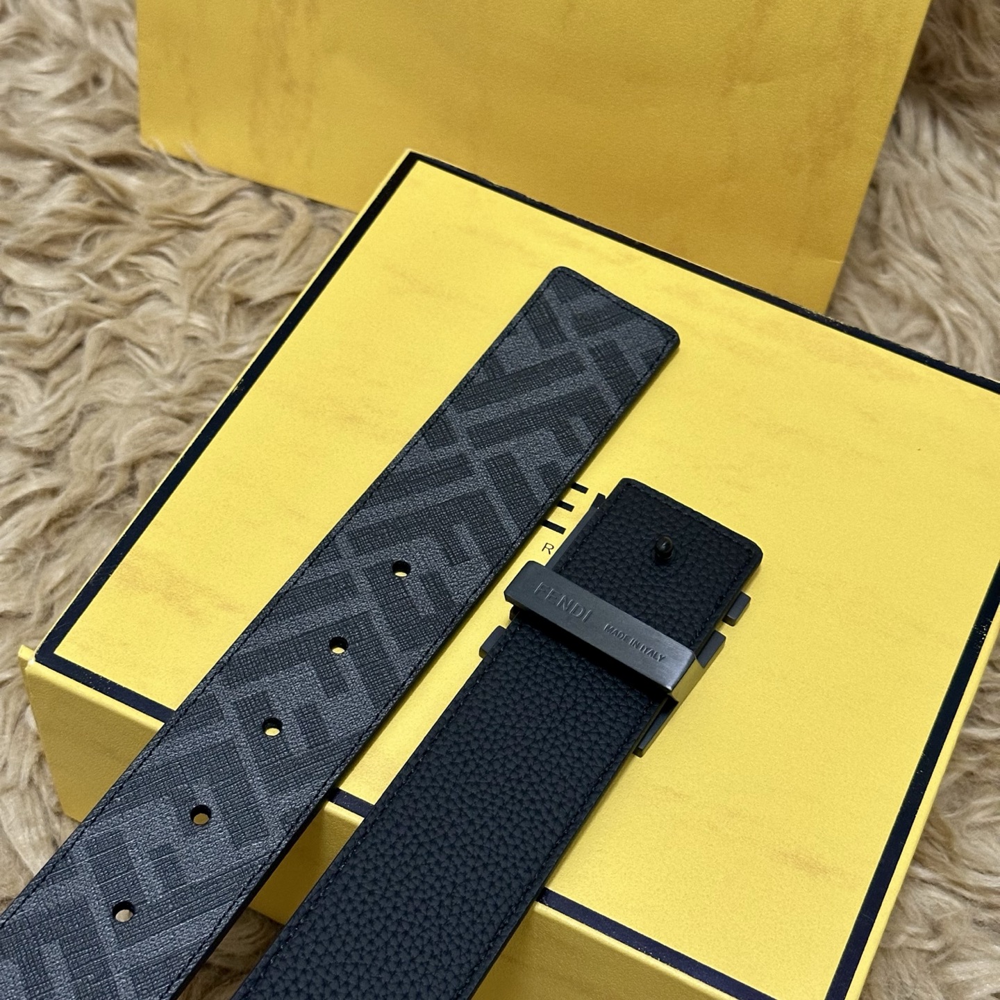 FENDI（芬迪）专柜同款 宽4.0CM 双环正反用腰带 FF按钉搭扣 黑色Cuoio Romano皮革