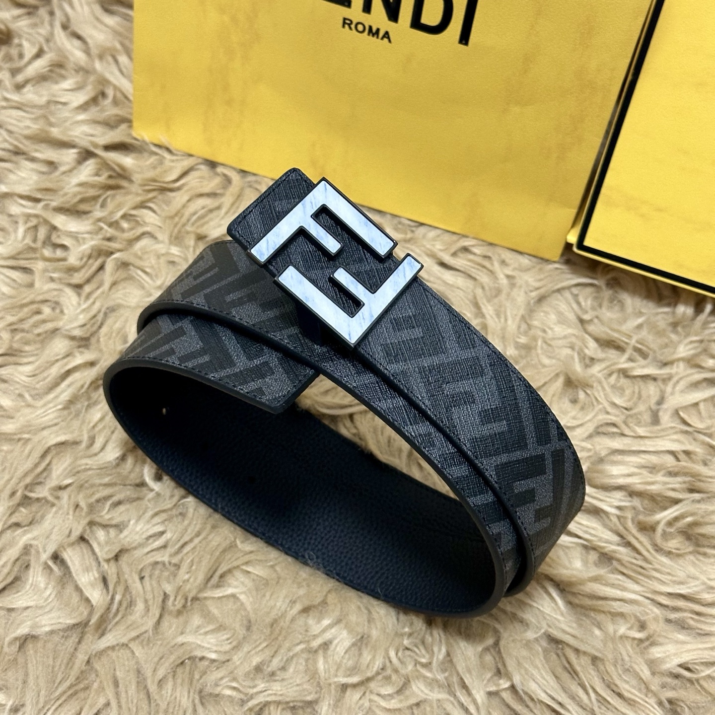 FENDI（芬迪）专柜同款 宽4.0CM 双环正反用腰带 FF按钉搭扣 黑色Cuoio Romano皮革