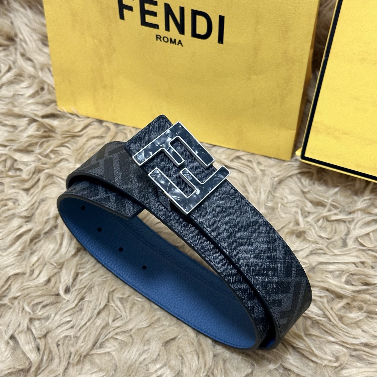 FENDI（芬迪）专柜同款 宽4.0CM 双环正反用腰带 FF按钉搭扣 浅兰色Cuoio Romano皮