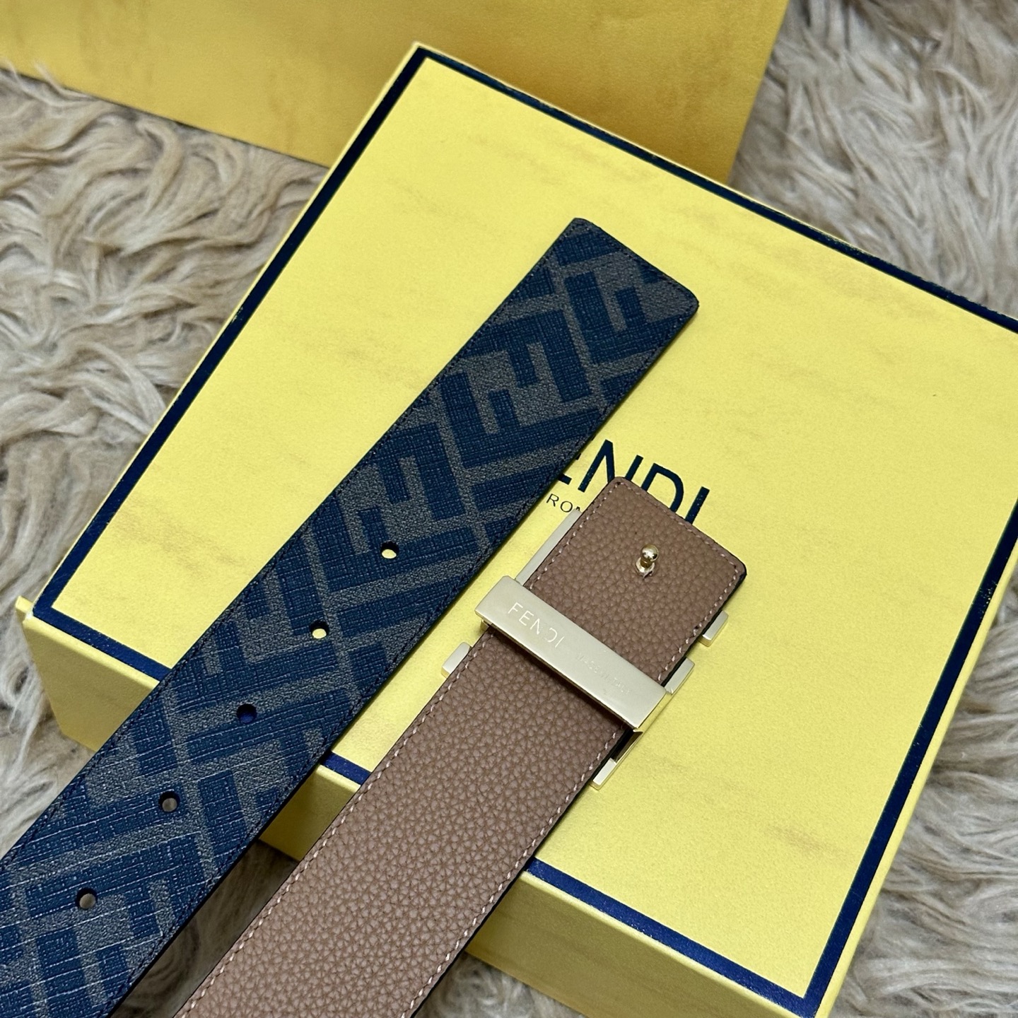 FENDI（芬迪）专柜同款 宽4.0CM 双环正反用腰带 FF按钉搭扣 土黄色Cuoio Romano皮