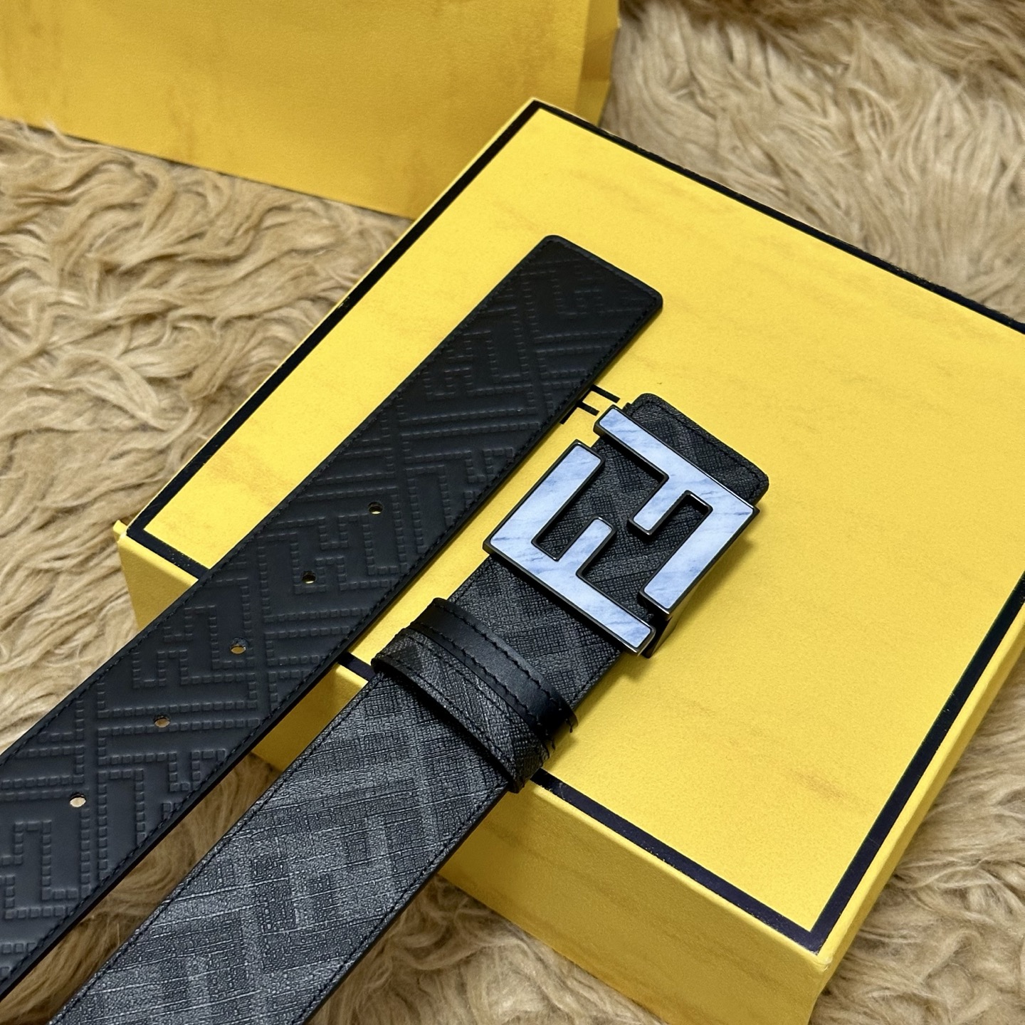 FENDI（芬迪）专柜同款 宽4.0CM 双环正反用腰带 FF按钉搭扣 黑色Cuoio Romano皮革