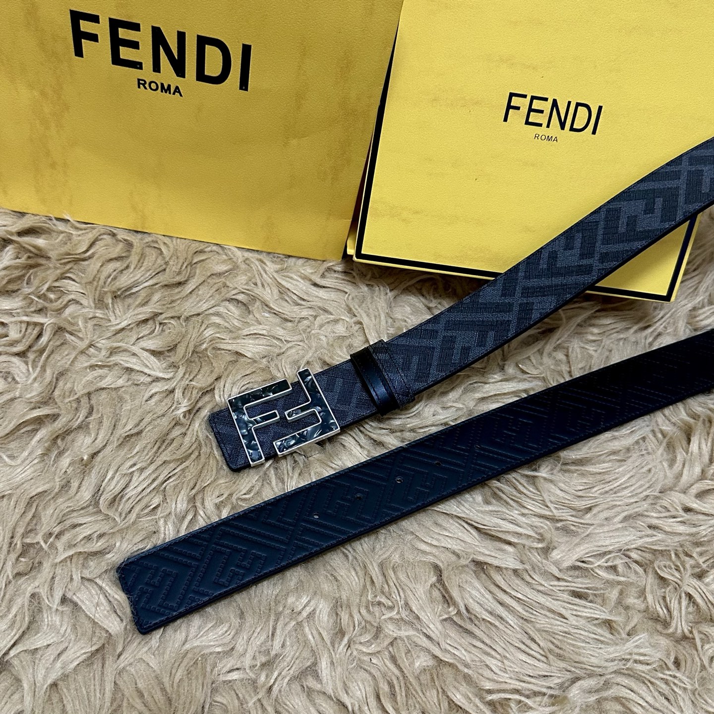 FENDI（芬迪）专柜同款 宽4.0CM 双环正反用腰带 FF按钉搭扣 黑色Cuoio Romano皮革
