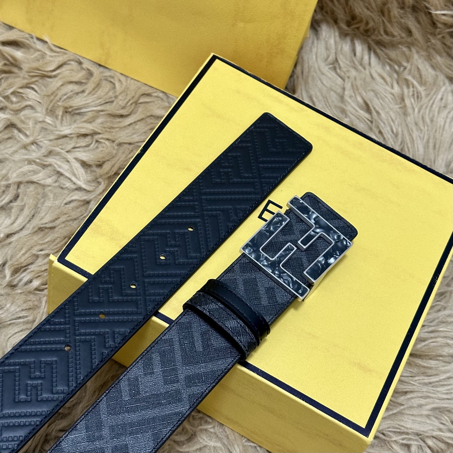 FENDI（芬迪）专柜同款 宽4.0CM 双环正反用腰带 FF按钉搭扣 黑色Cuoio Romano皮革